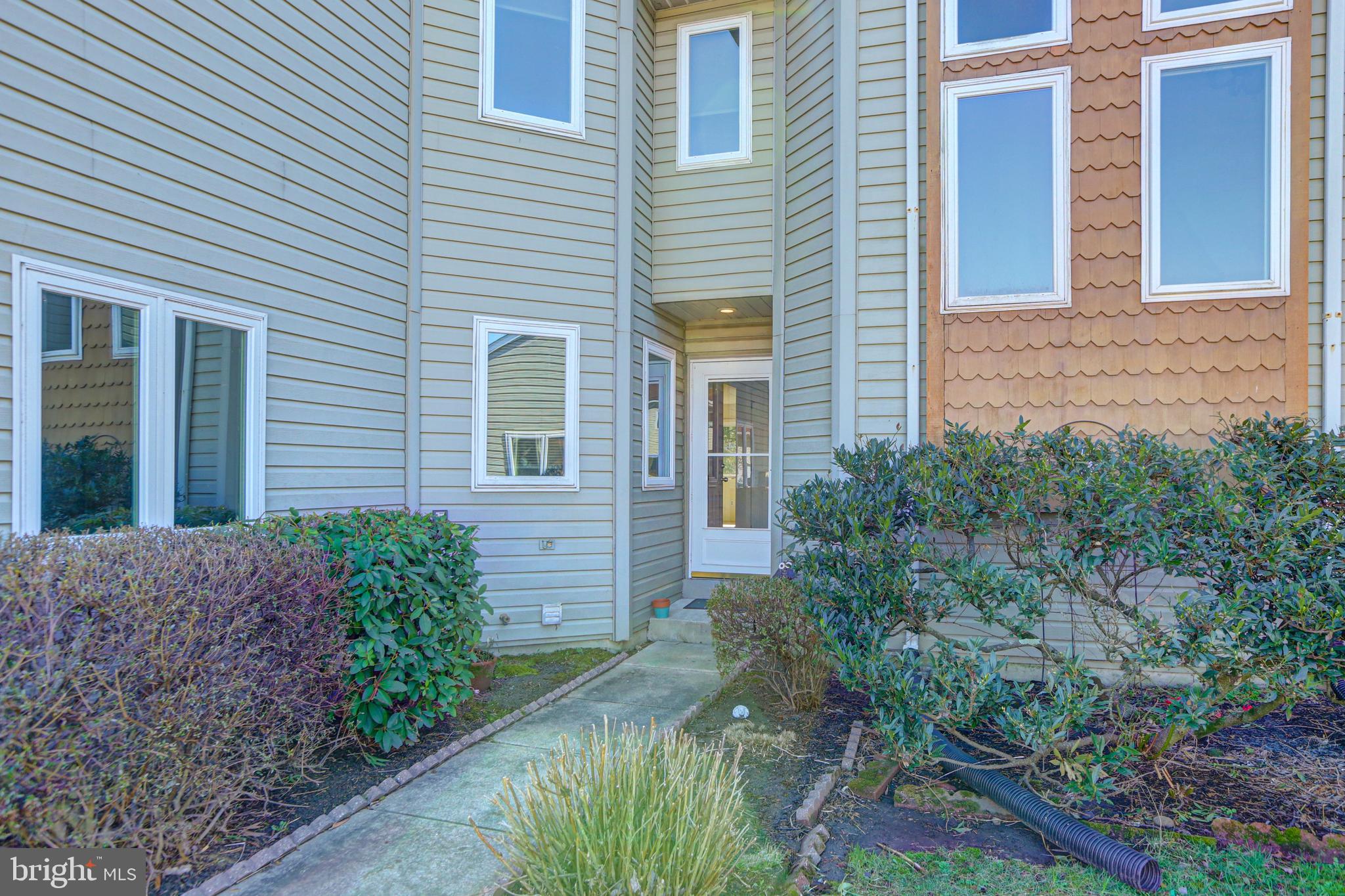 COUNTRY PLACE - Residential