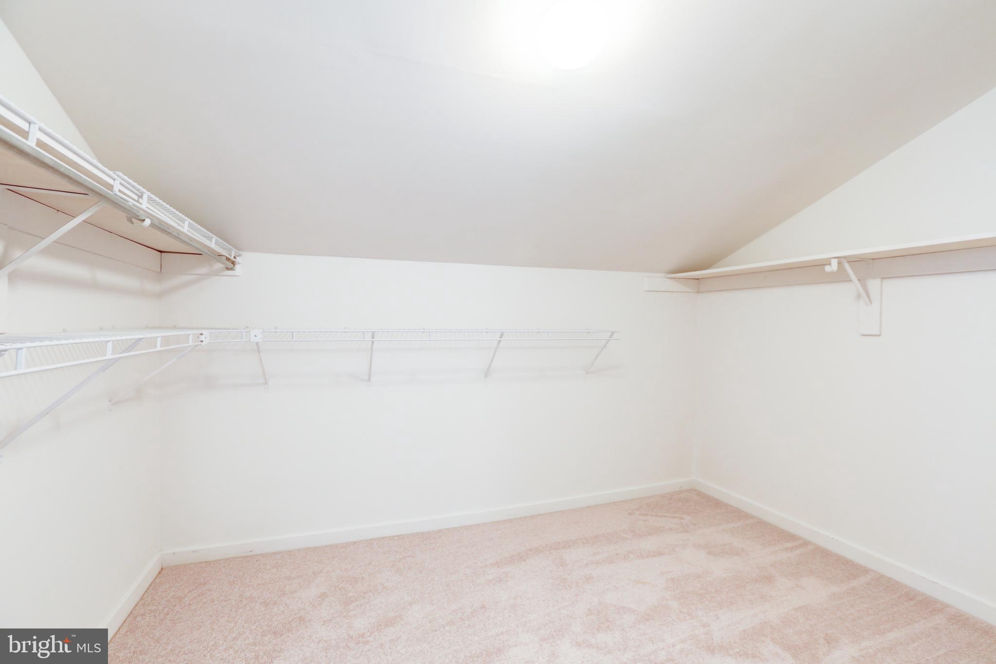 COUNTRY PLACE - Residential