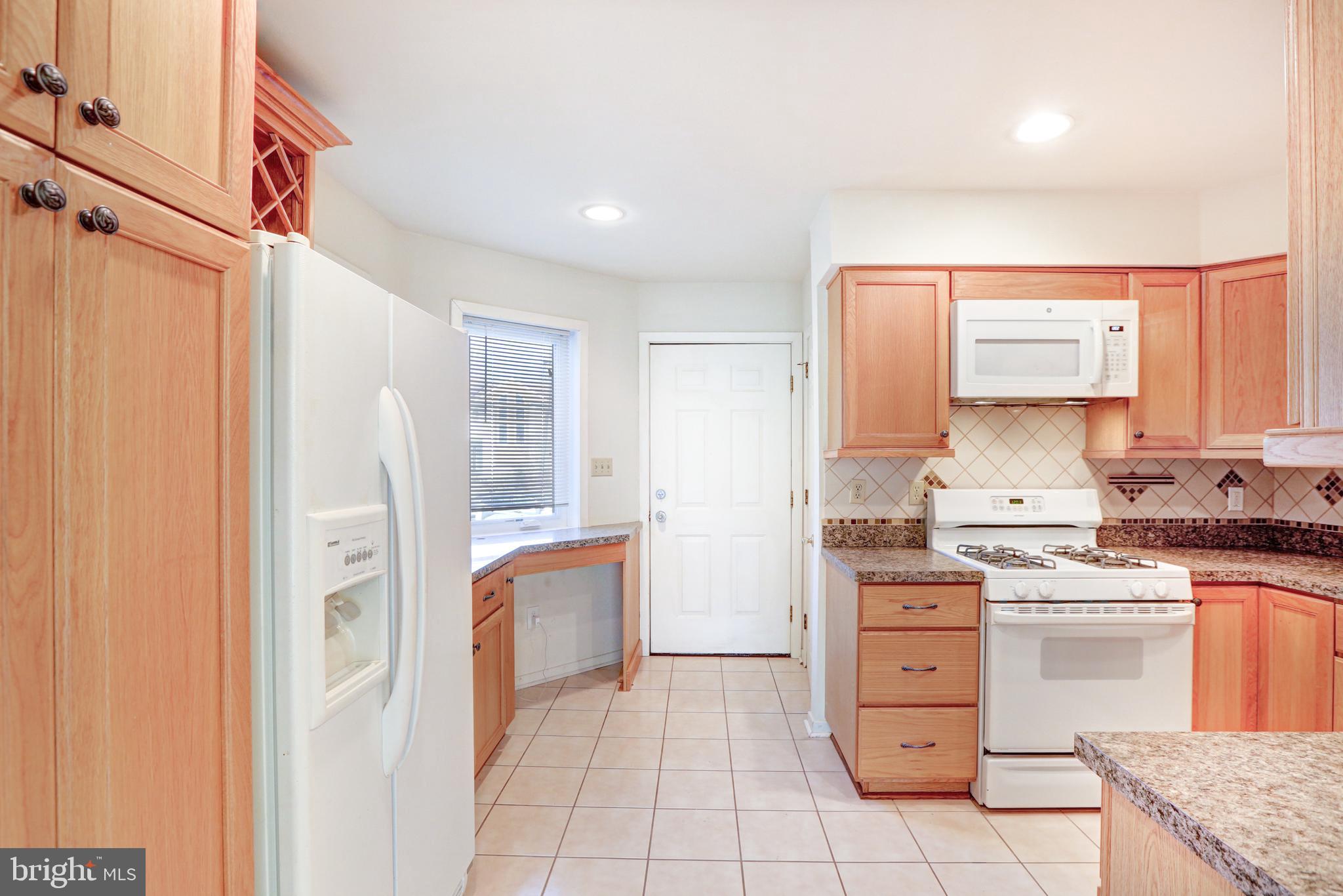 COUNTRY PLACE - Residential