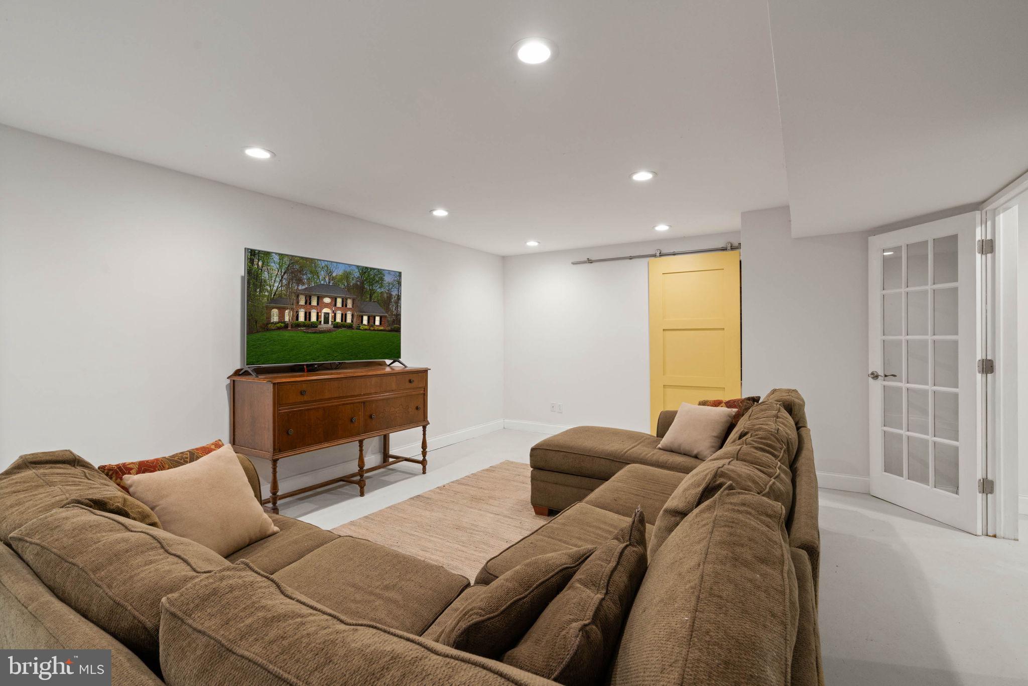 FAIRFAX STATION - Residential