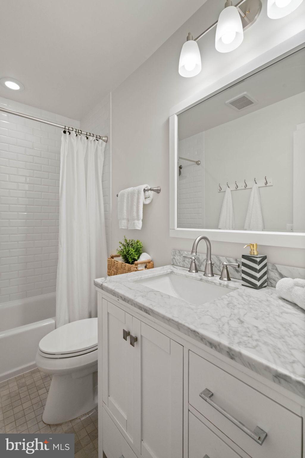 FAIRFAX STATION - Residential