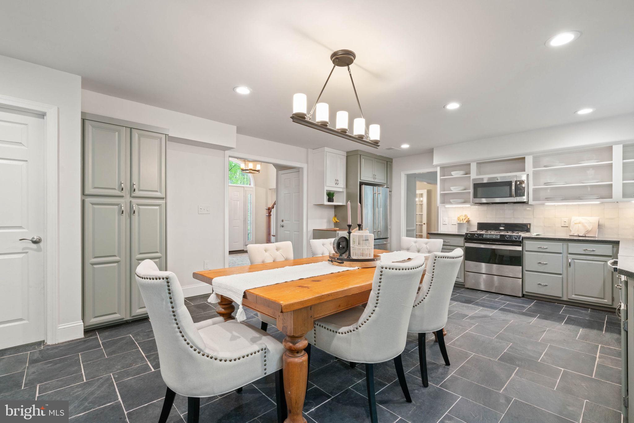 FAIRFAX STATION - Residential