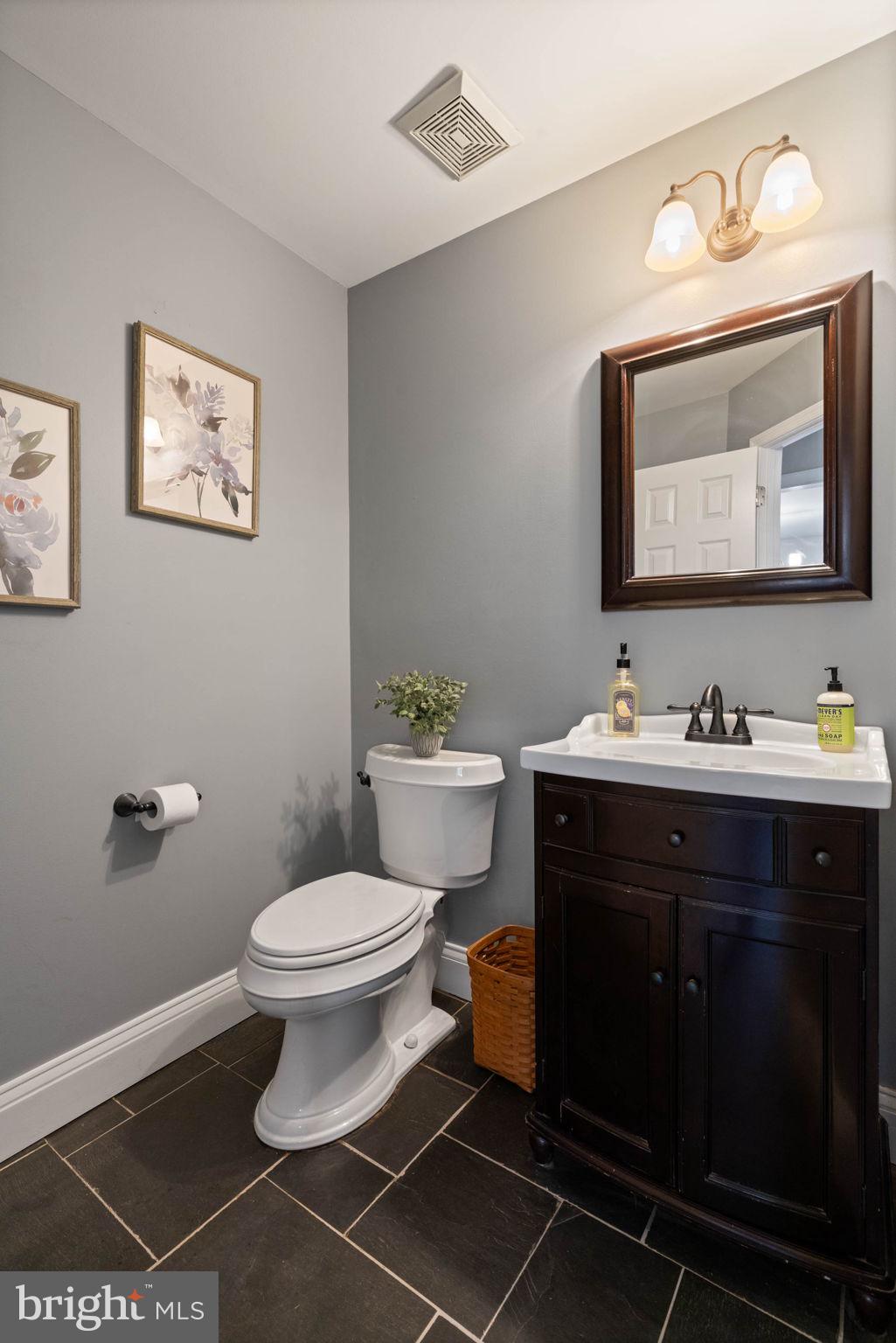 FAIRFAX STATION - Residential