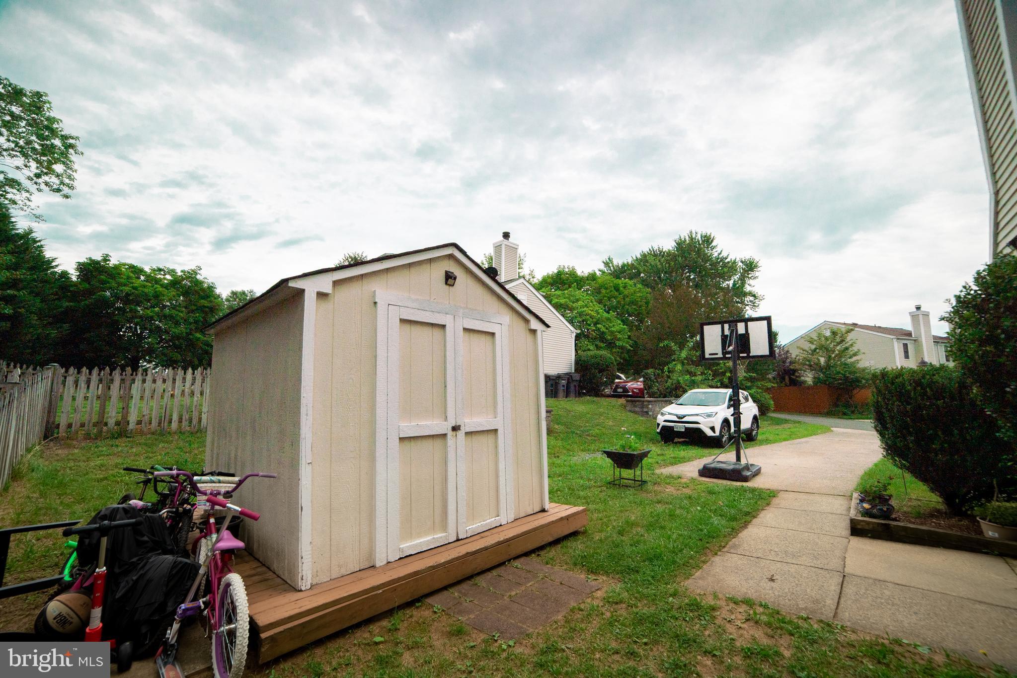 MONTCLAIR/COUNTRY CLUB - Residential