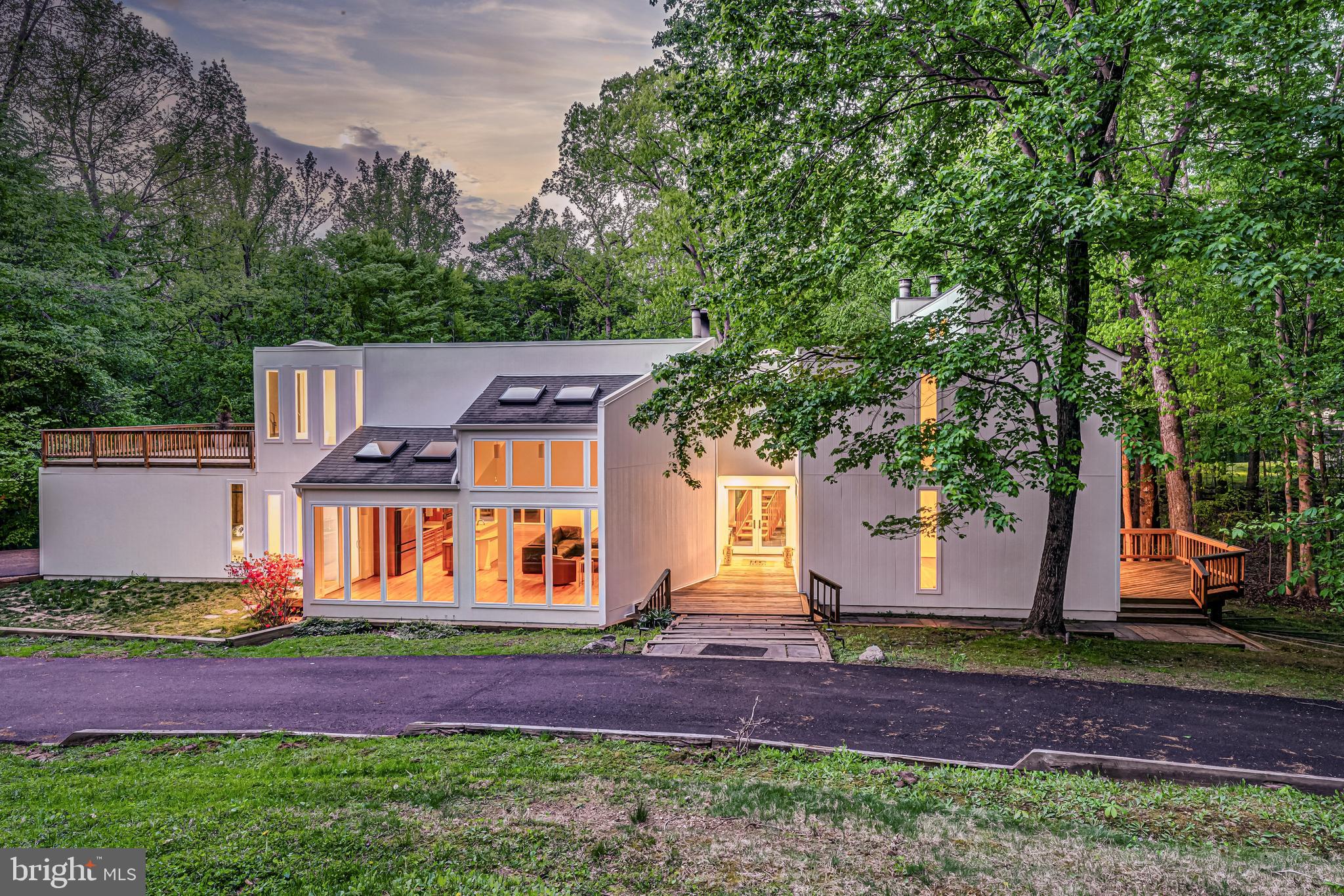 125 EAGLES MERE ROAD