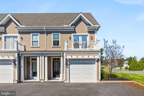 Photo of 2 Smithfield Ct #111, OCEAN VIEW, DE 19970 (MLS # DESU2109012)