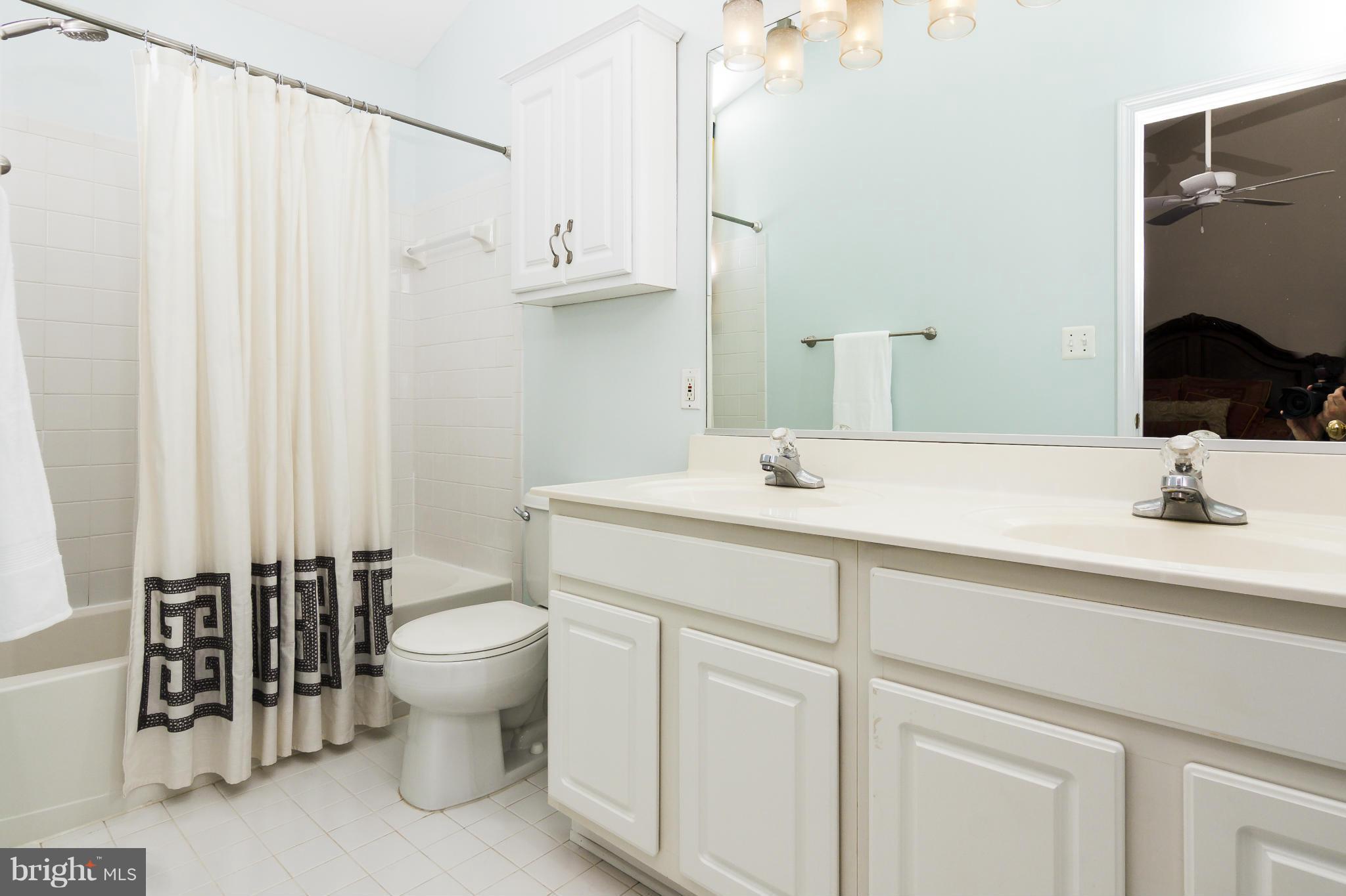 SIGNATURE AT BROADLANDS - Residential