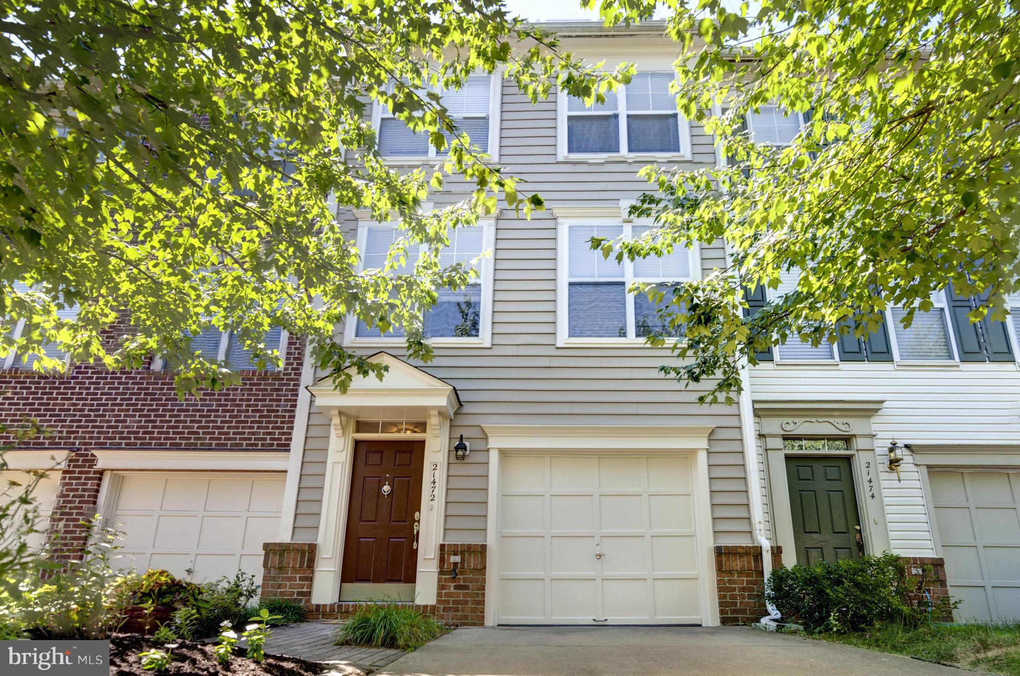 SIGNATURE AT BROADLANDS - Residential