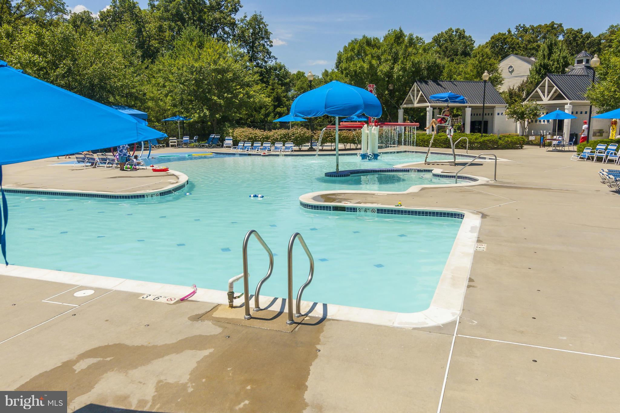 SIGNATURE AT BROADLANDS - Residential