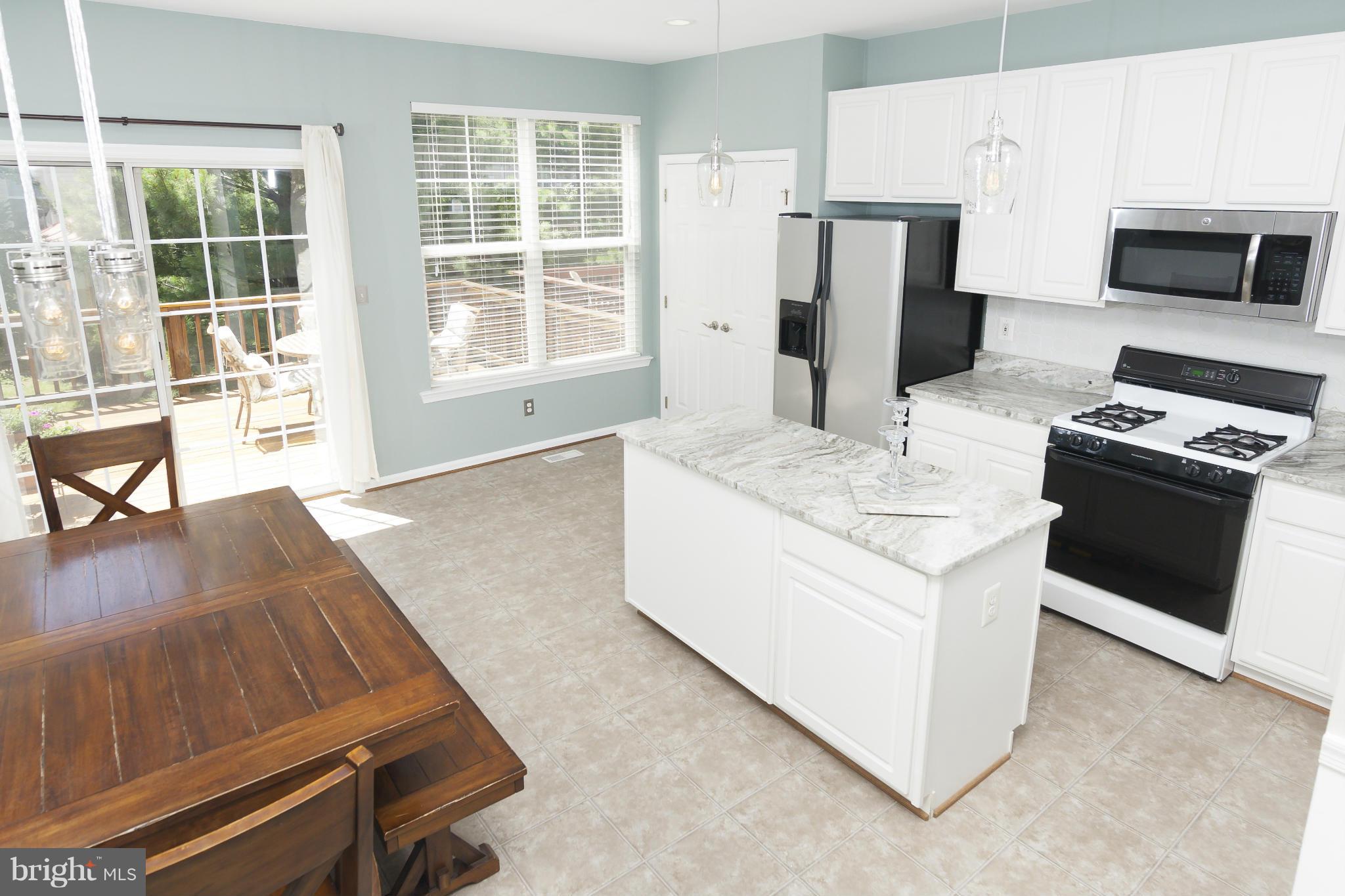 SIGNATURE AT BROADLANDS - Residential