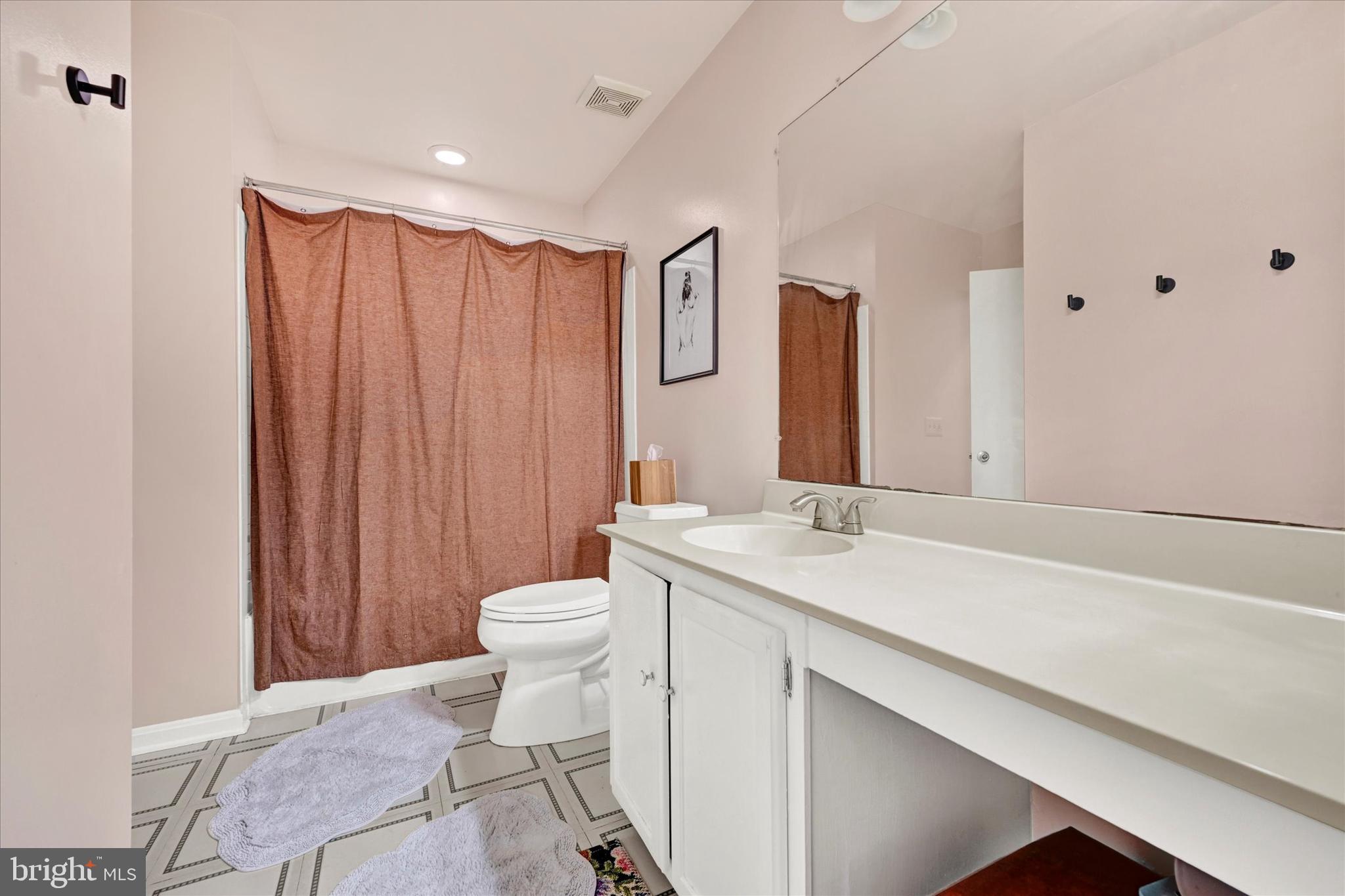 GLENSHIRE TOWNE - Residential