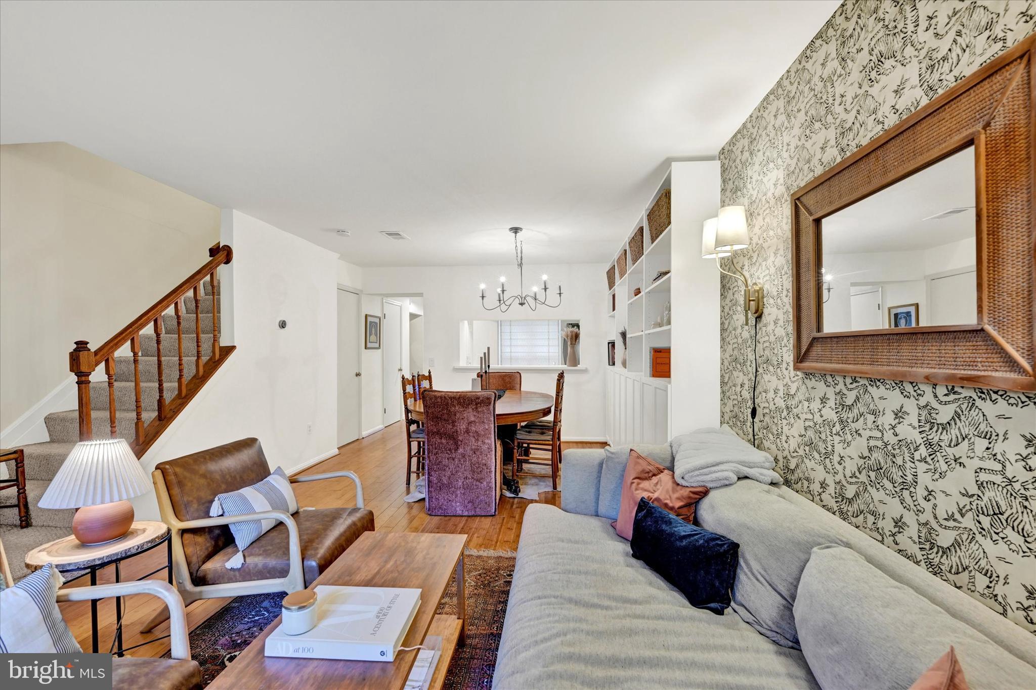 GLENSHIRE TOWNE - Residential