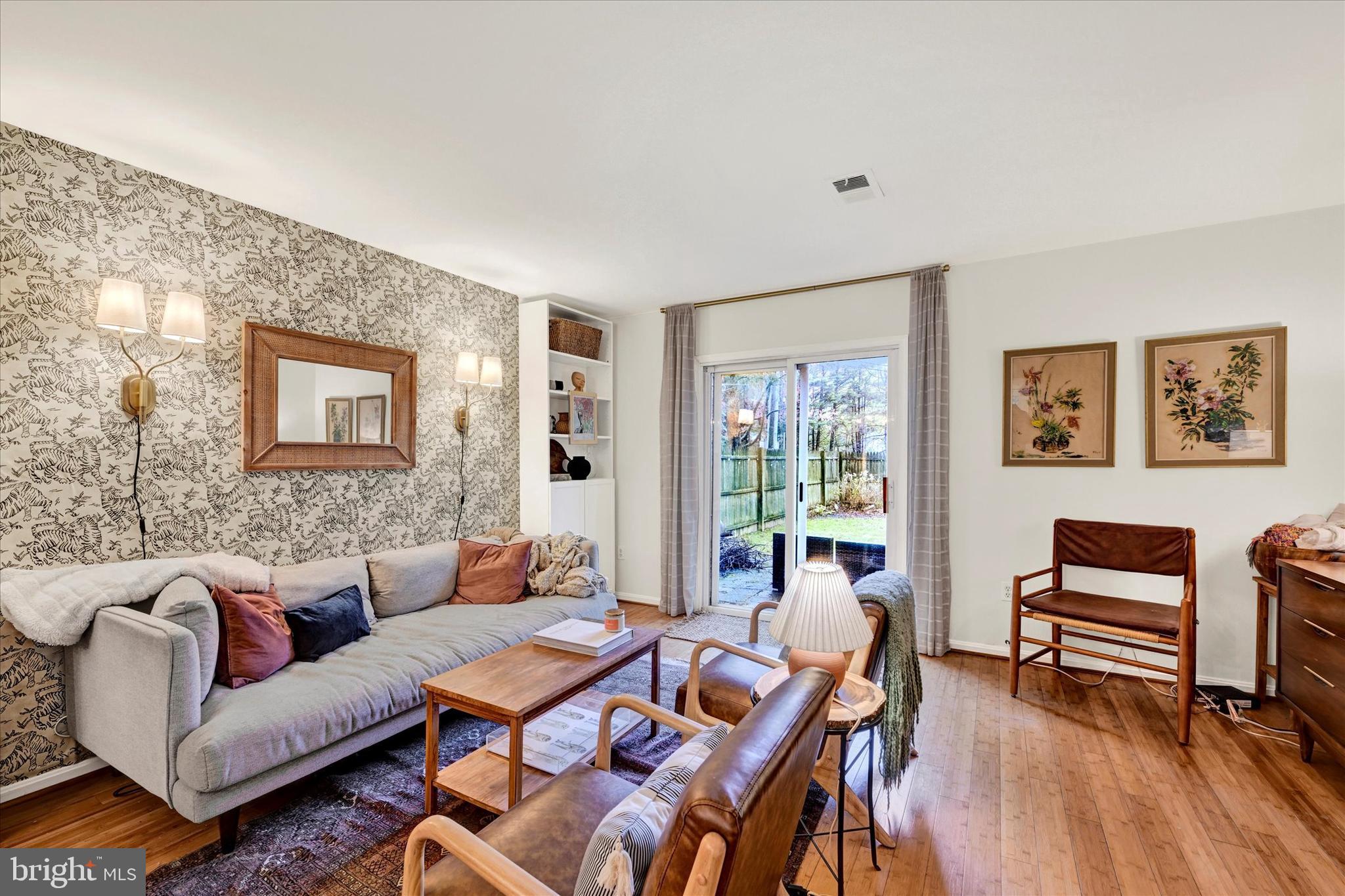 GLENSHIRE TOWNE - Residential