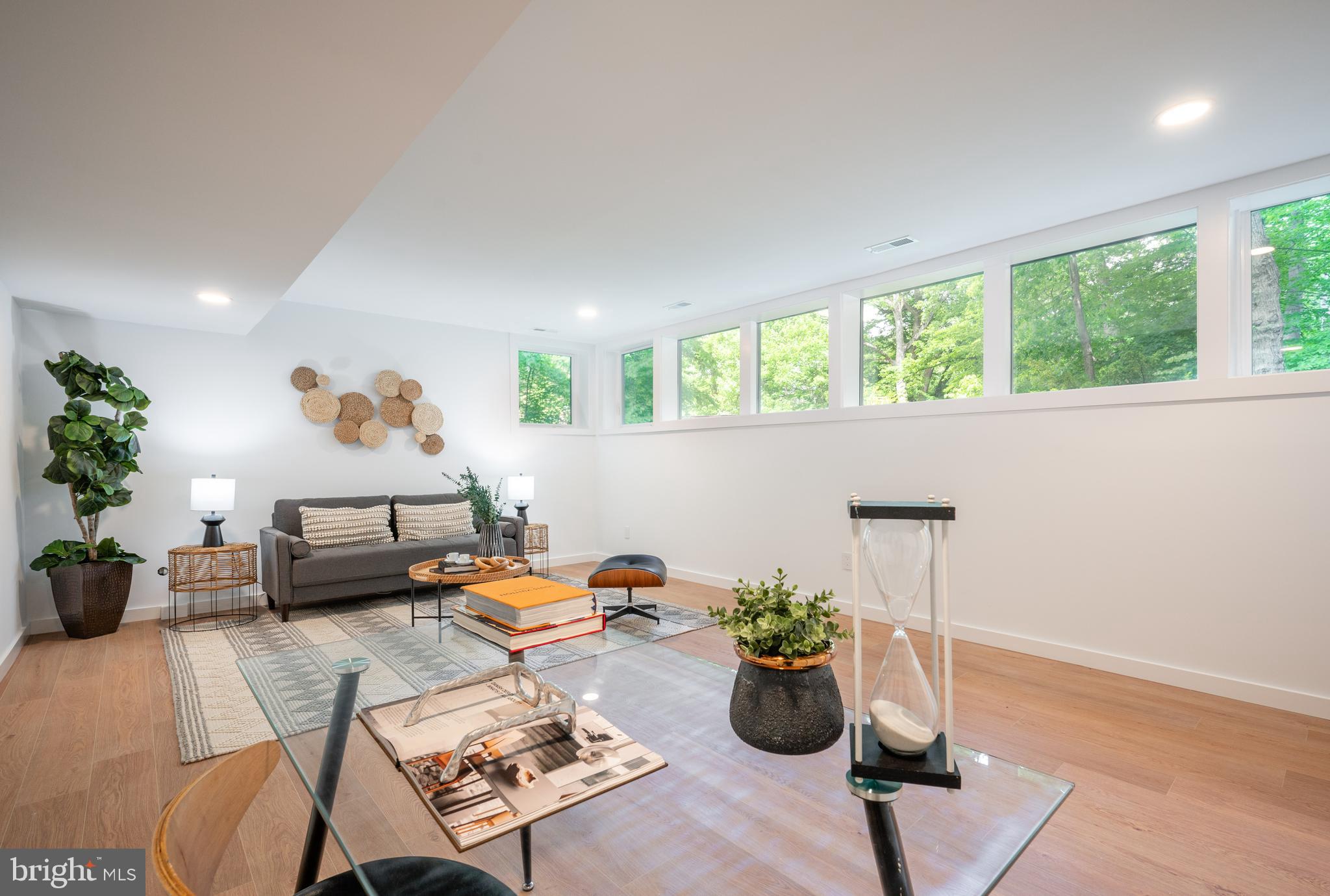 TULIP HILL - Residential