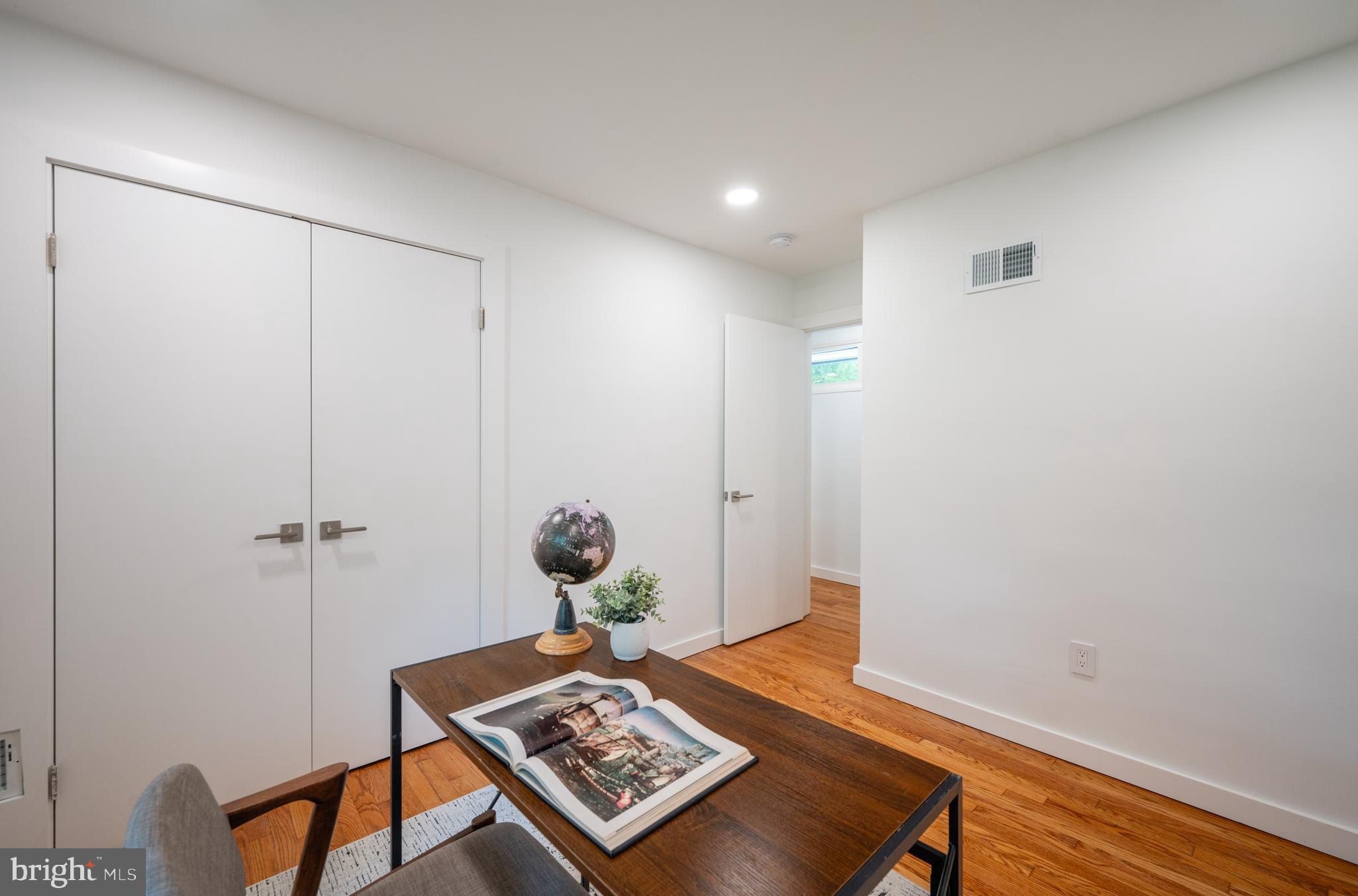 TULIP HILL - Residential