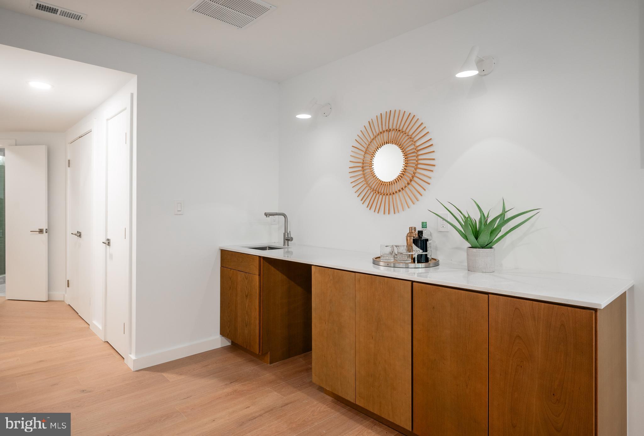 TULIP HILL - Residential