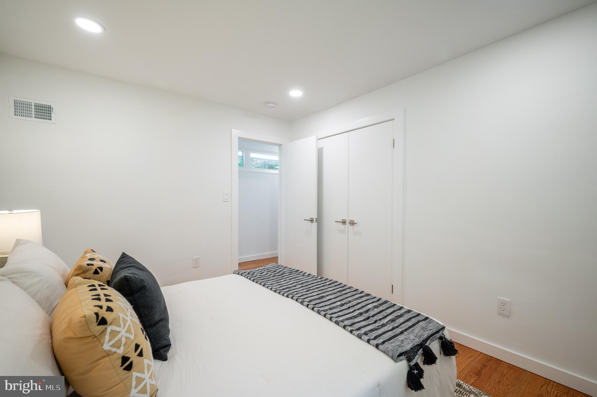 TULIP HILL - Residential