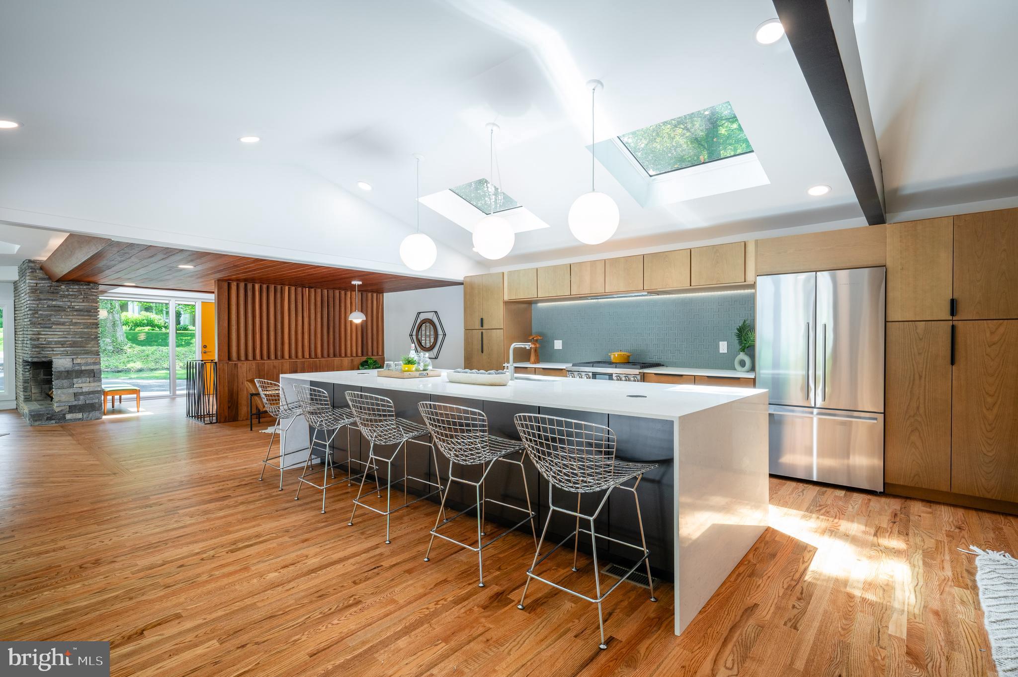 TULIP HILL - Residential