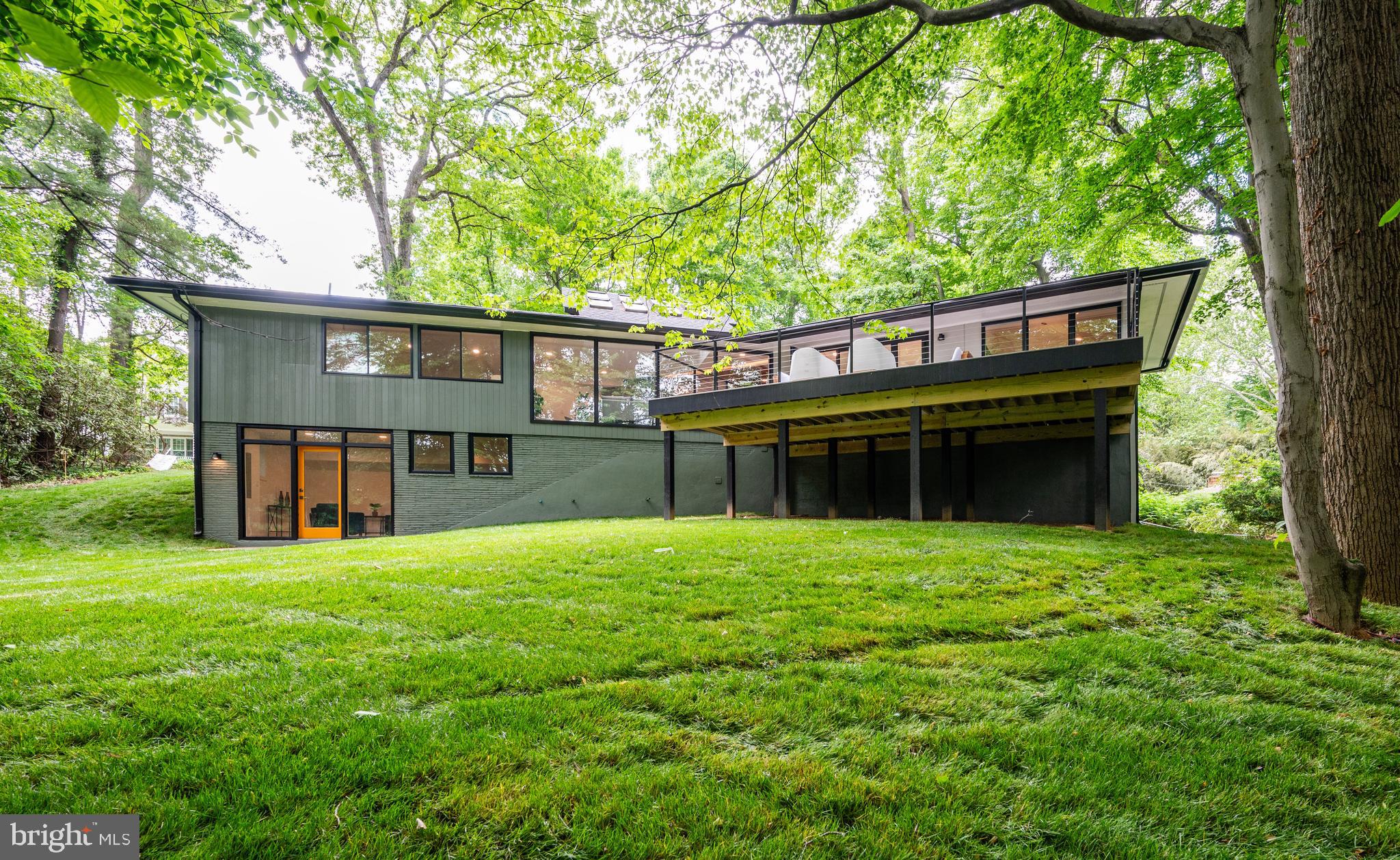 TULIP HILL - Residential