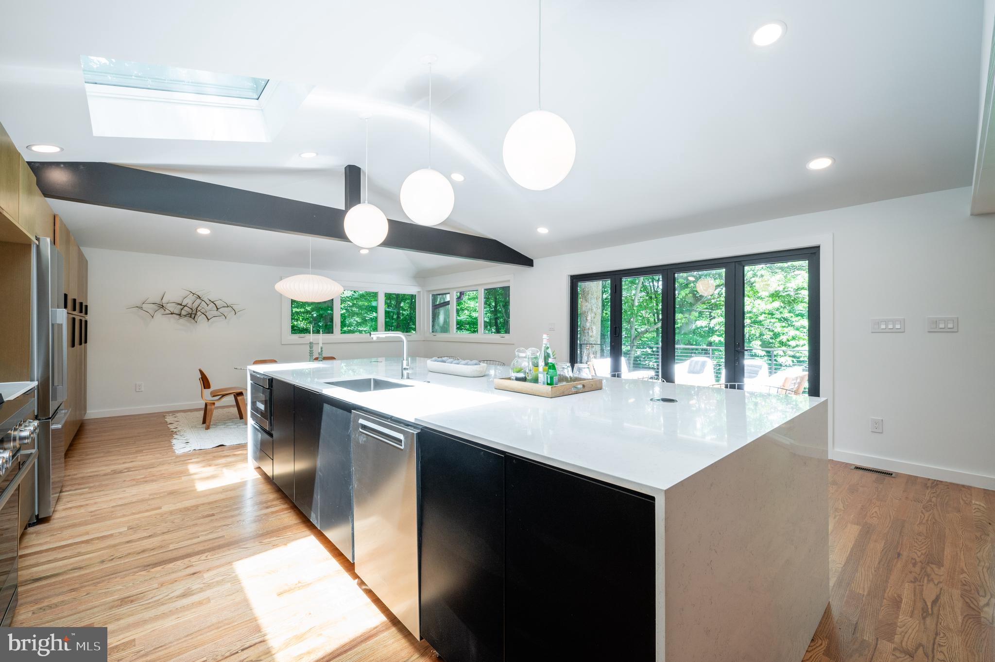 TULIP HILL - Residential