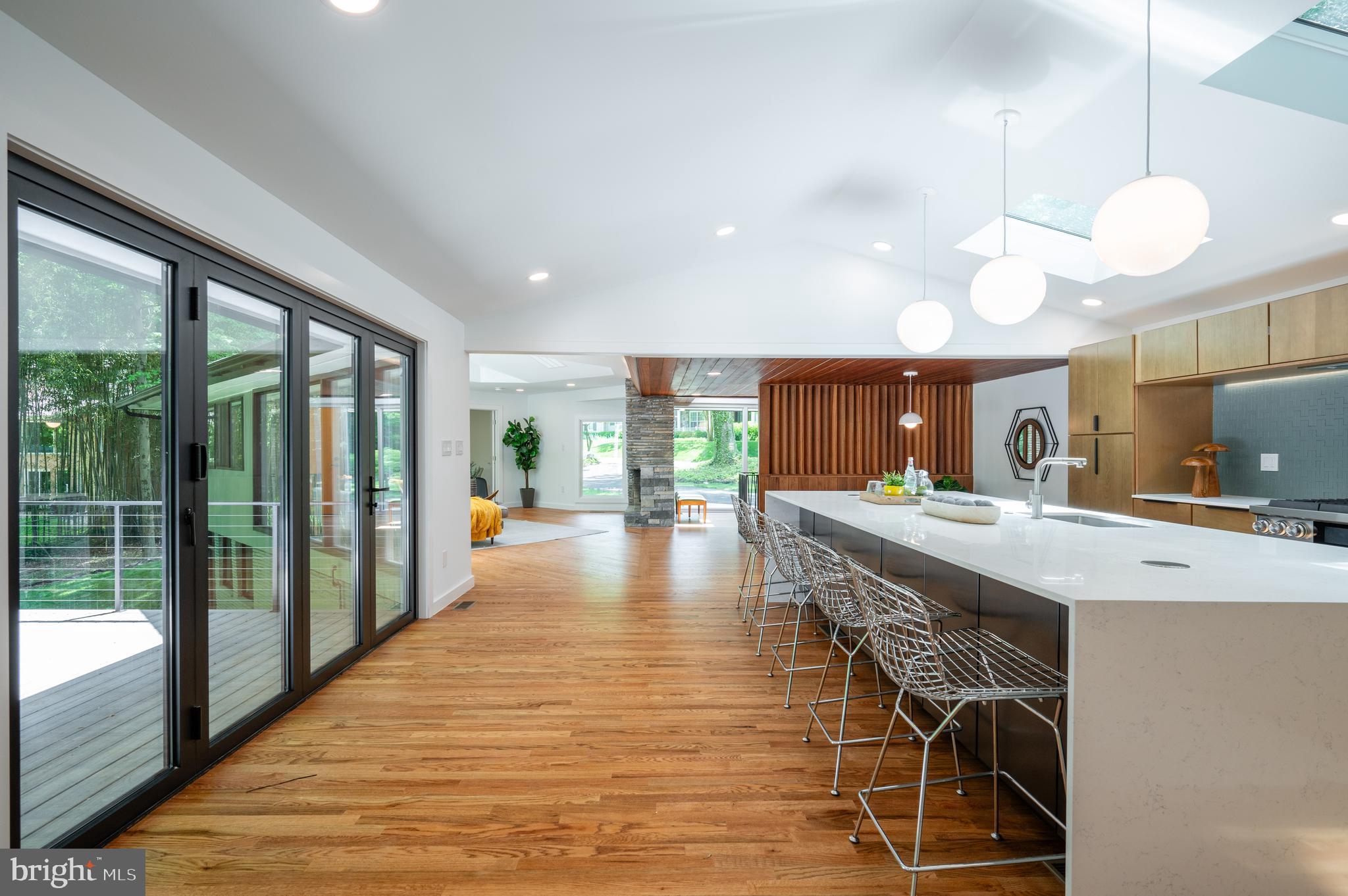 TULIP HILL - Residential