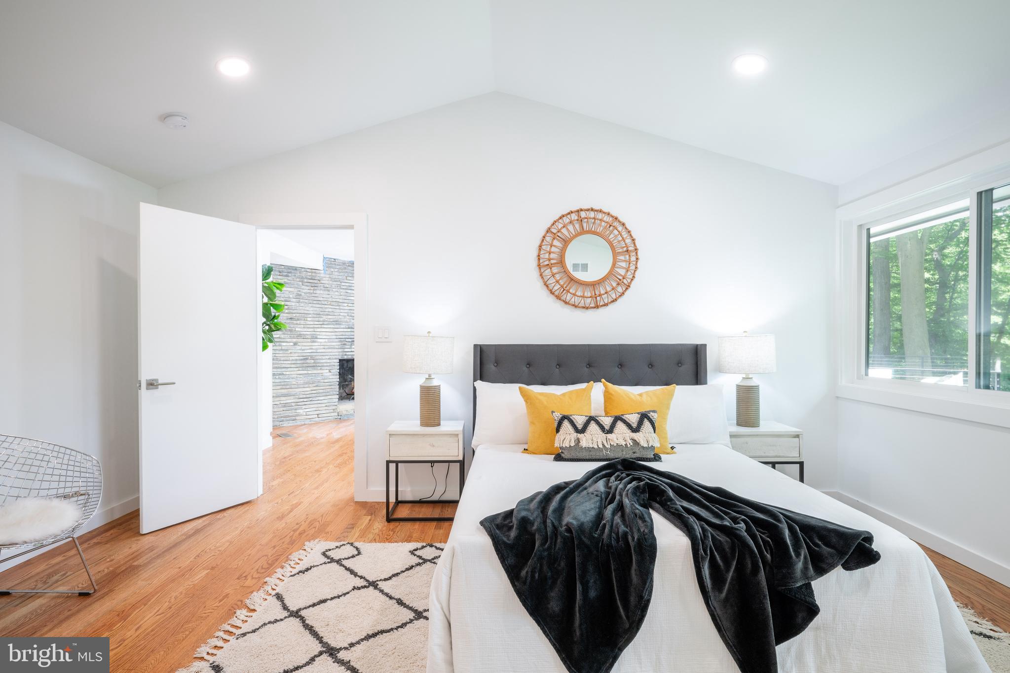 TULIP HILL - Residential