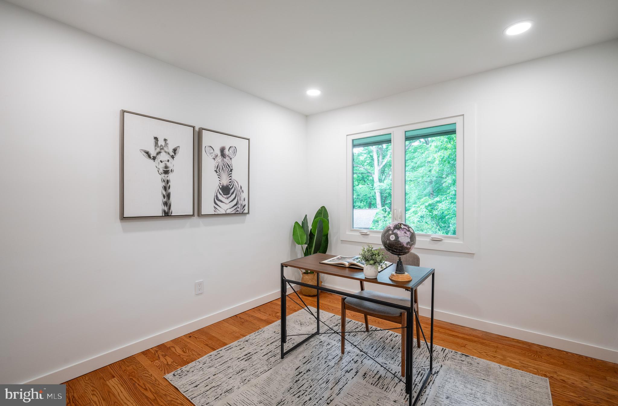 TULIP HILL - Residential