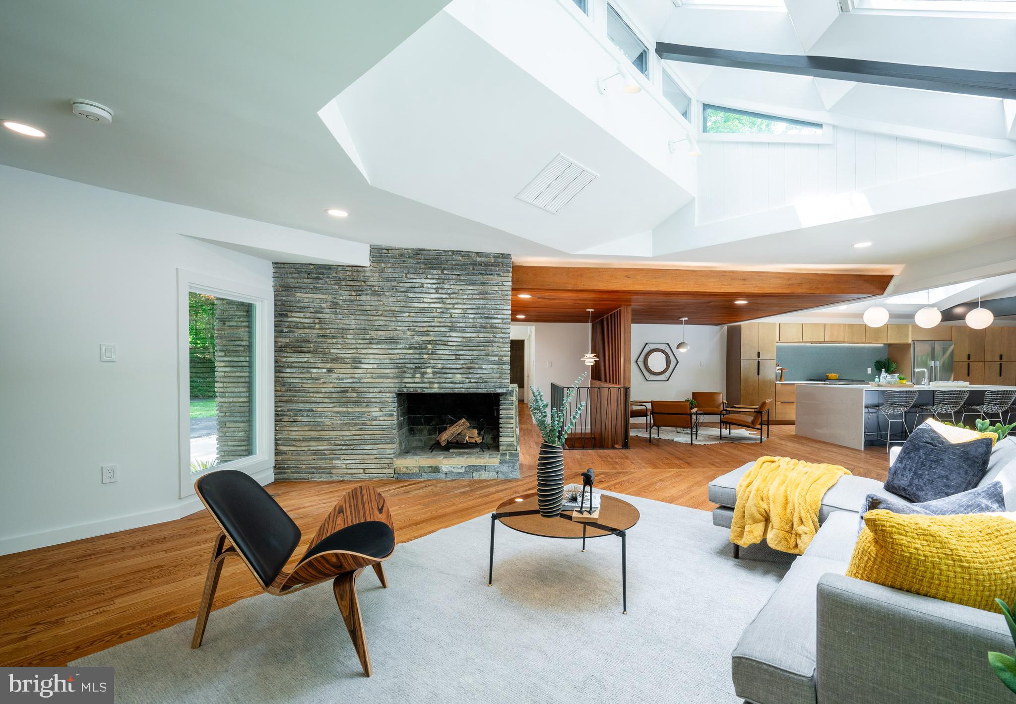 TULIP HILL - Residential