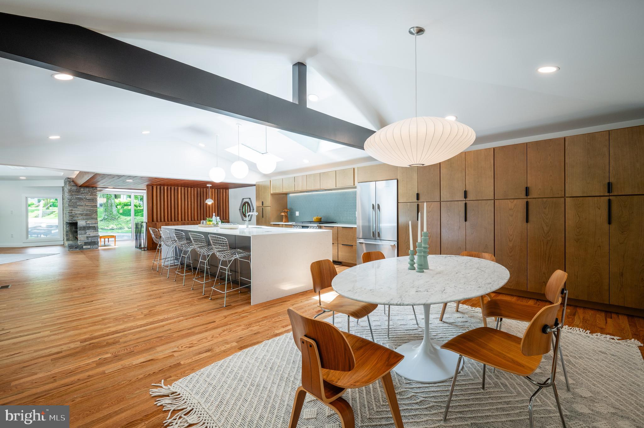 TULIP HILL - Residential