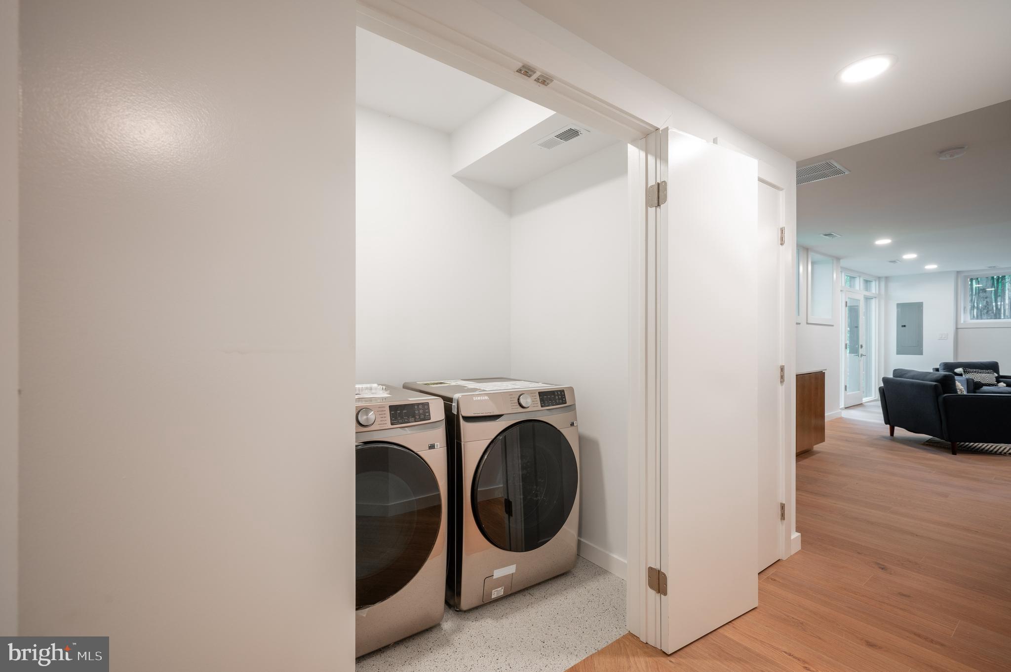 TULIP HILL - Residential