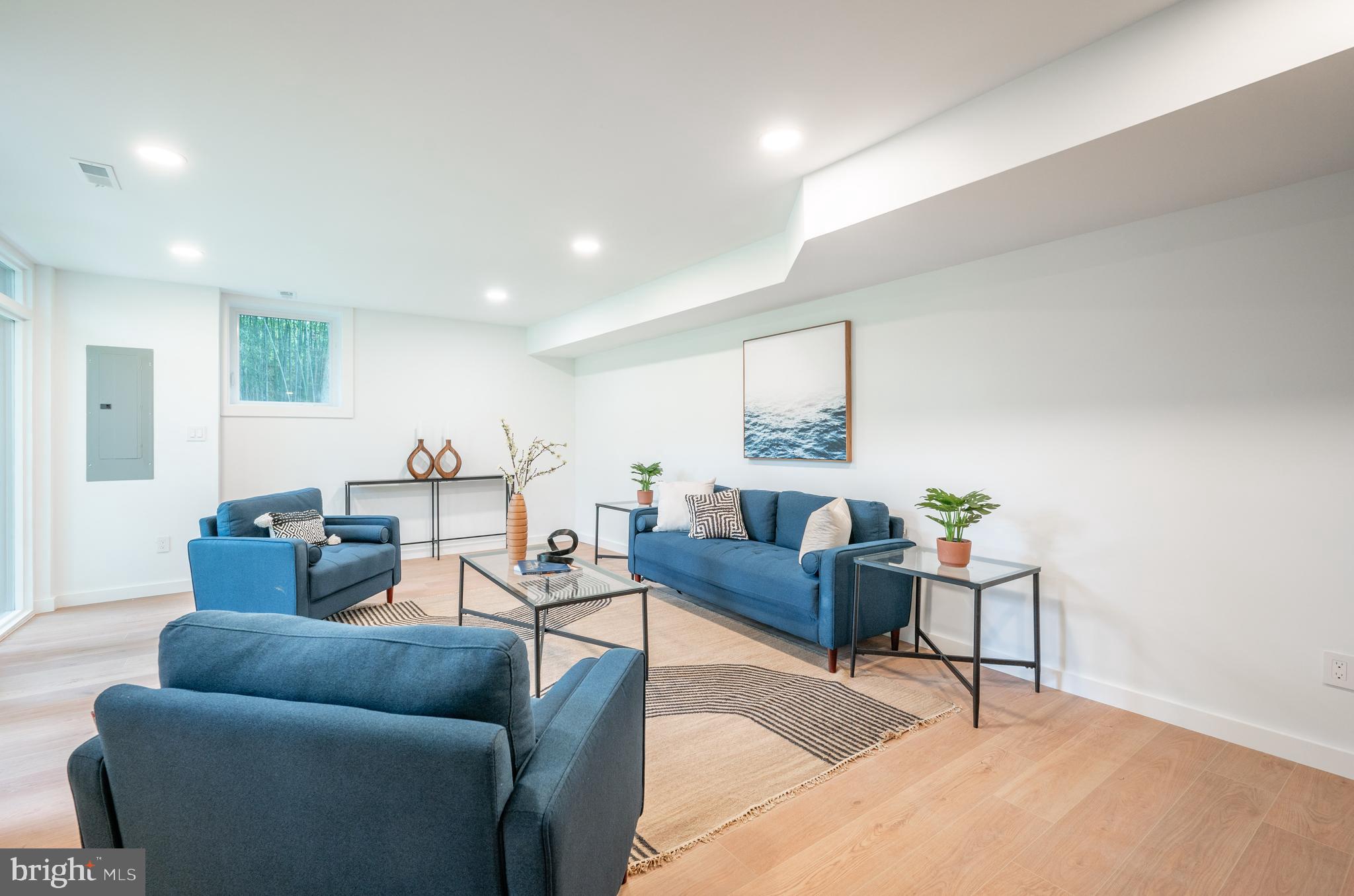 TULIP HILL - Residential