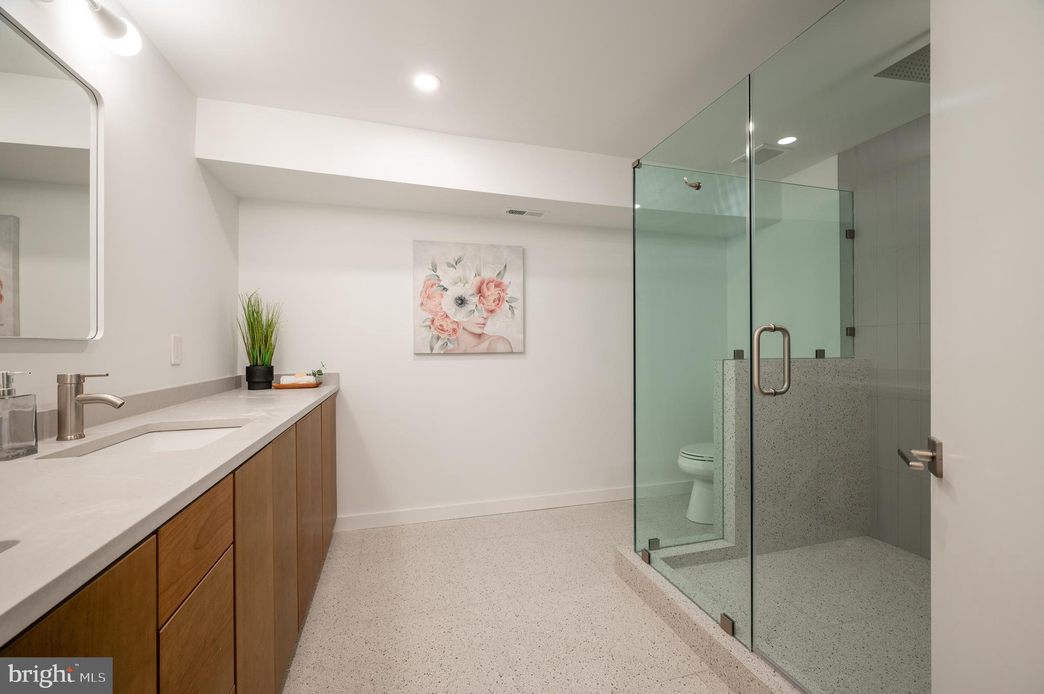 TULIP HILL - Residential