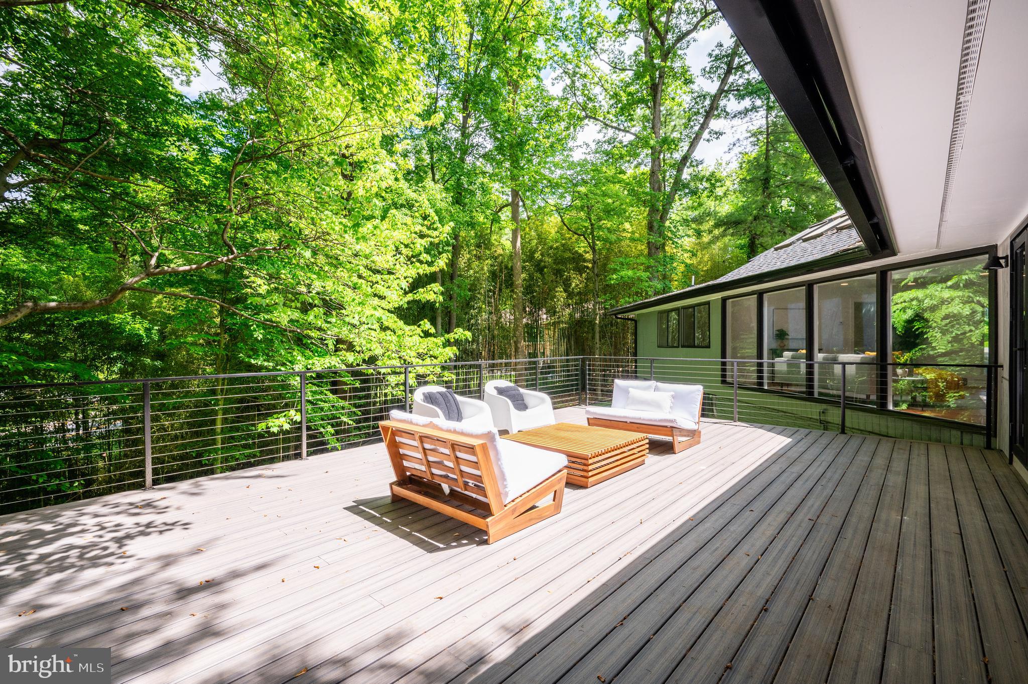 TULIP HILL - Residential