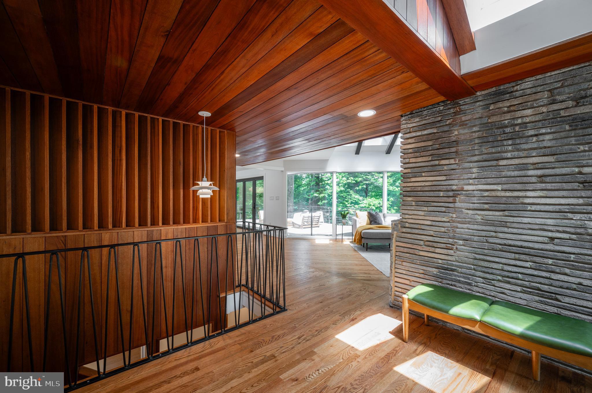 TULIP HILL - Residential