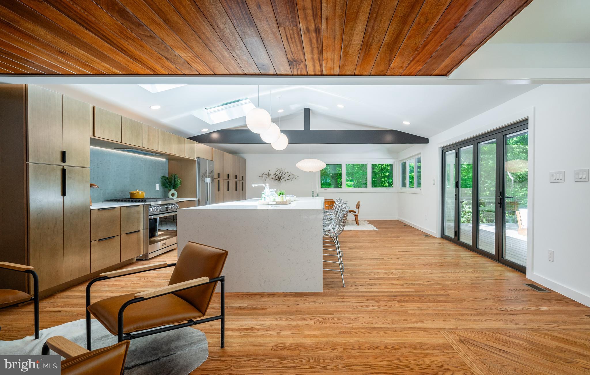 TULIP HILL - Residential