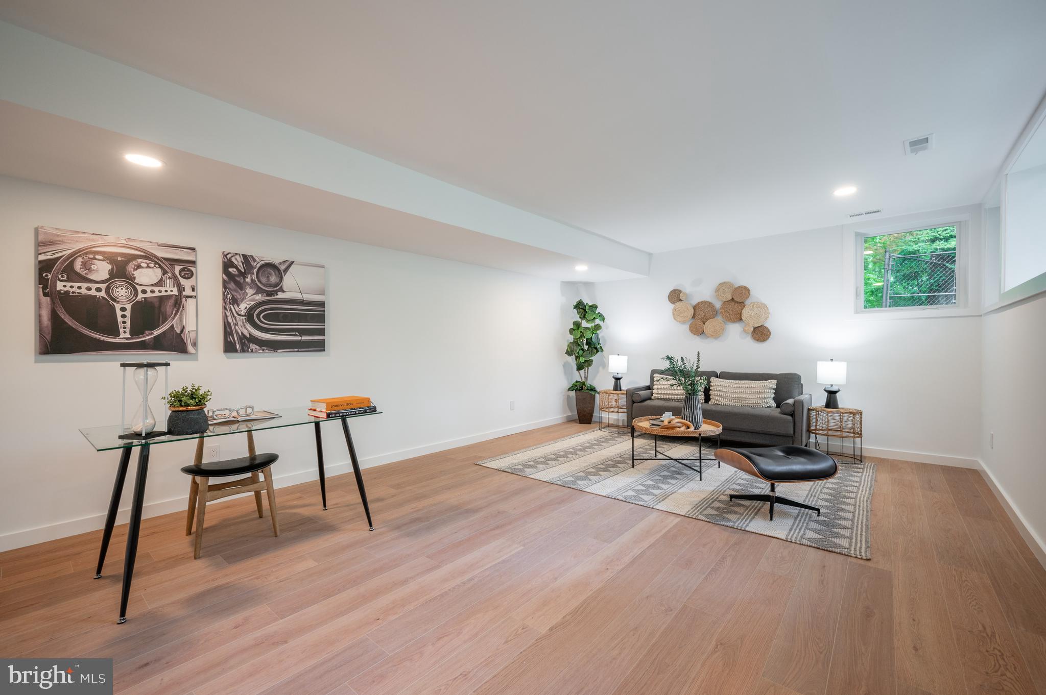 TULIP HILL - Residential