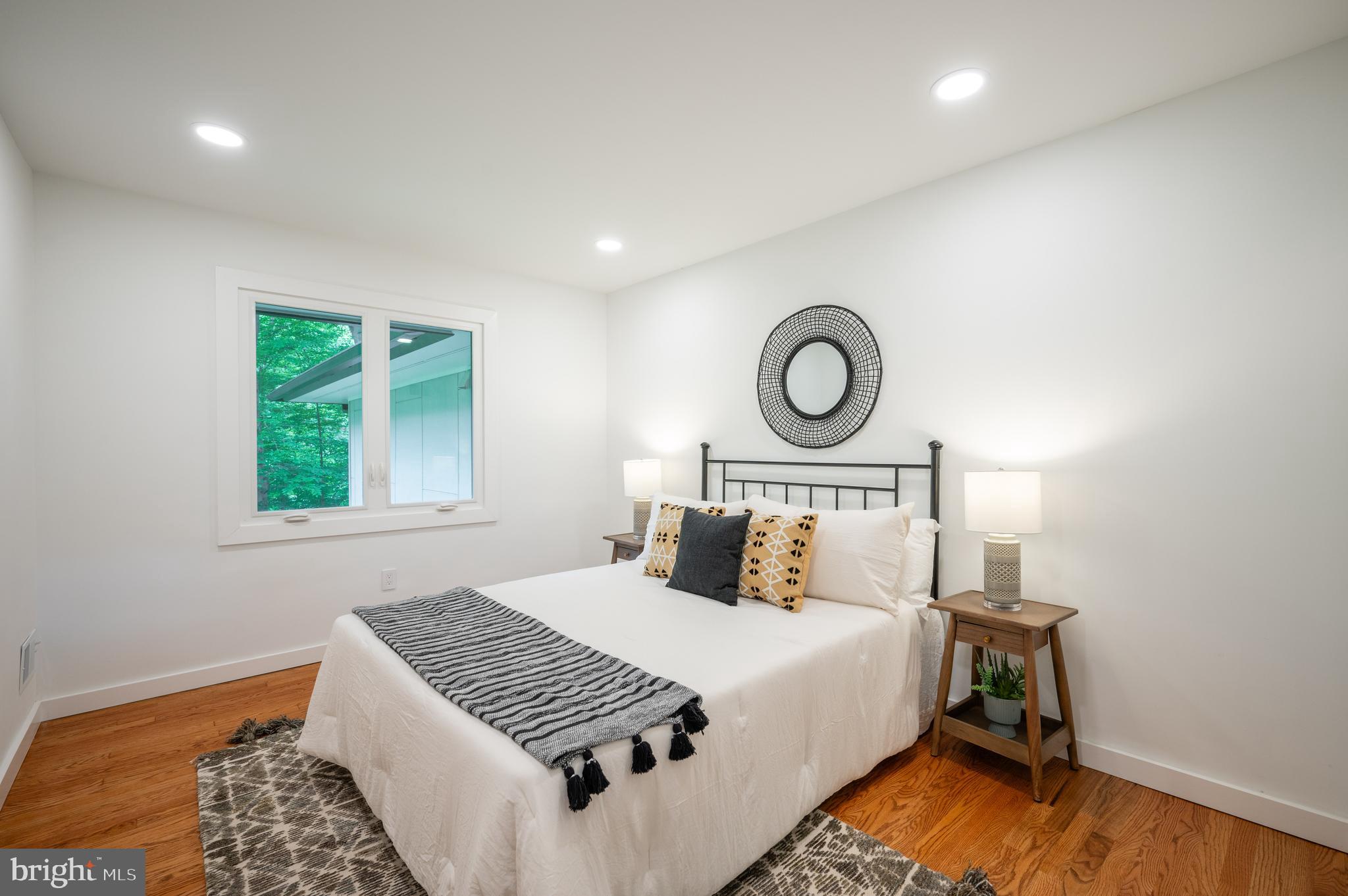 TULIP HILL - Residential