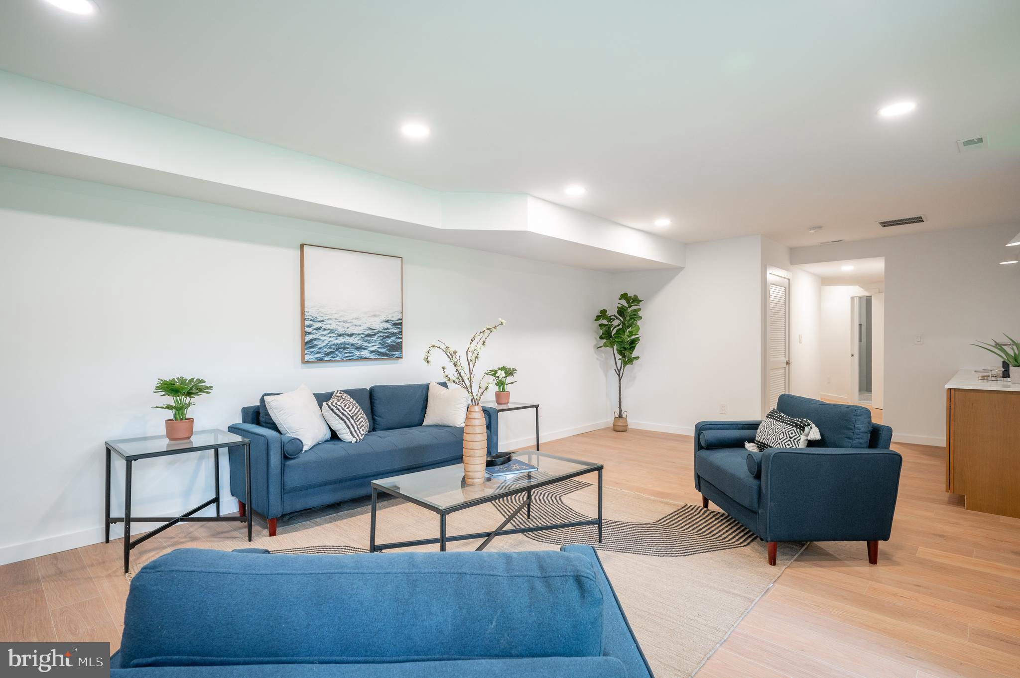 TULIP HILL - Residential