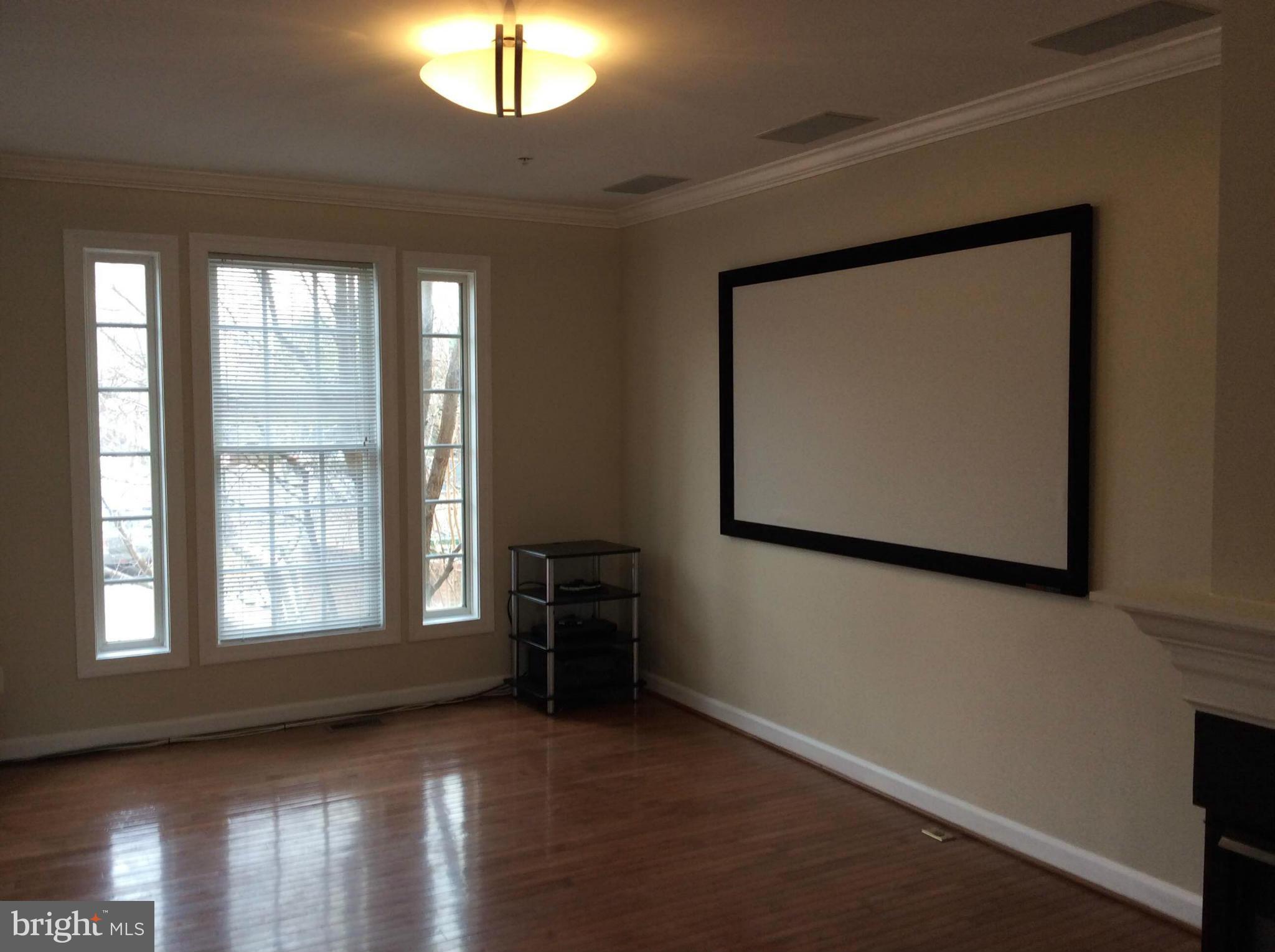 JEFFERSON PARK - Residential Lease