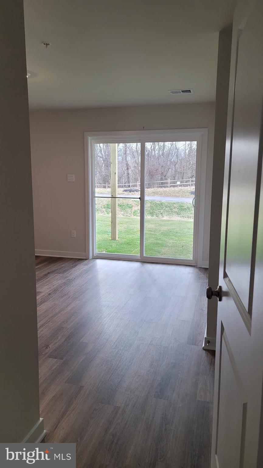 SPRING HILLS - Residential Lease