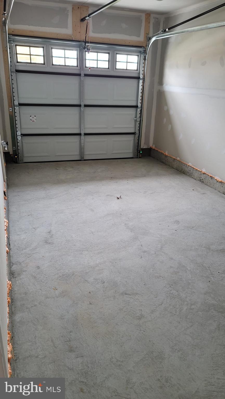 SPRING HILLS - Residential Lease