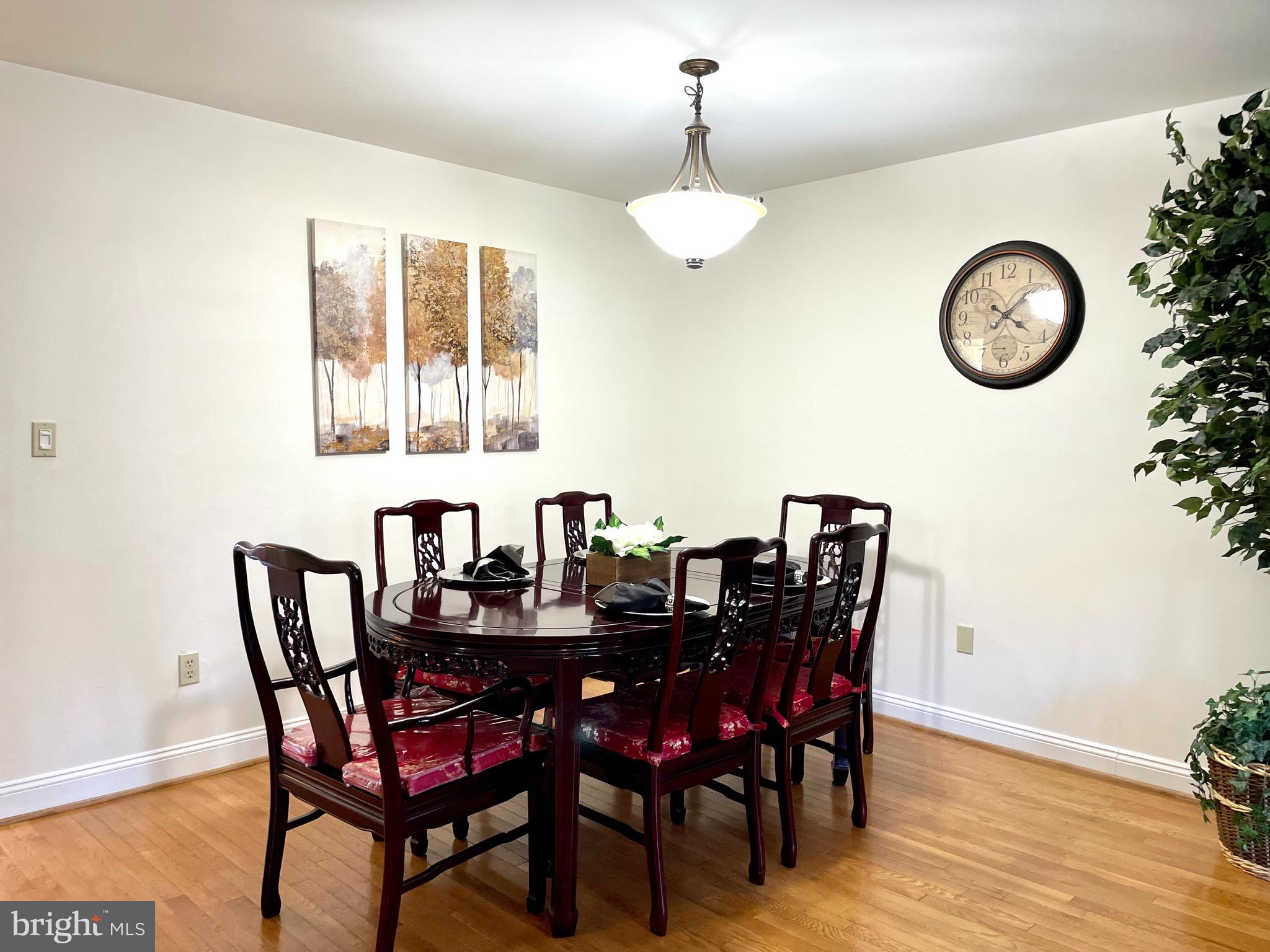 SEVEN OAKS - Residential