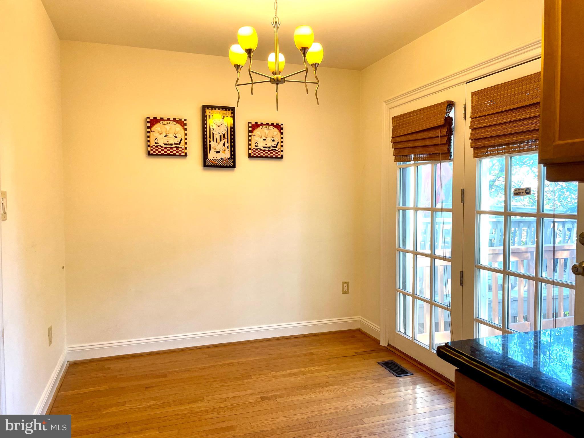 SEVEN OAKS - Residential