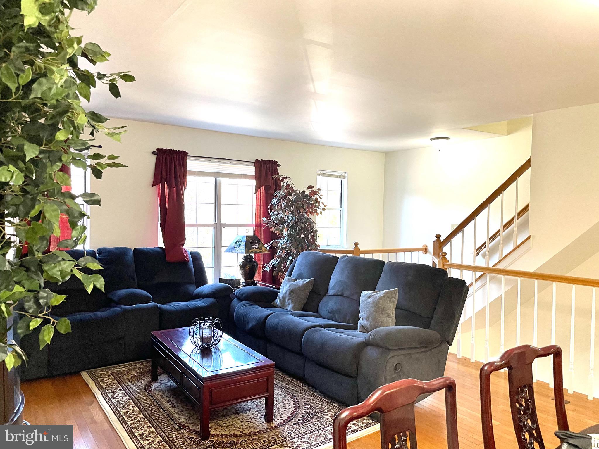 SEVEN OAKS - Residential