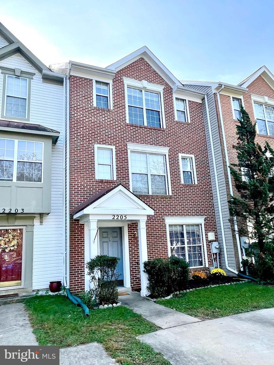 4 bedrooms, 3.5 baths townhouse is available in Seven Oaks.  Lower level has bedroom, full bath and good size recreational room with fireplace and walk out to fenced in yard. Main level features hardwood floors, spacious living room, dining, kitchen with breakfast area. 3 bedrooms on upper level and 2 full bath. Cathedral ceilings. Great size closet in the owner's suite. Extended driveway will fit at least 3 cars. HVAC, AC and water heater replaced in 2018. Community amenities include gym, playgrounds, pool and much more. Conveniently located minutes from Ft Meade, Arundel Mills attractions, shopping , dining, major routes.