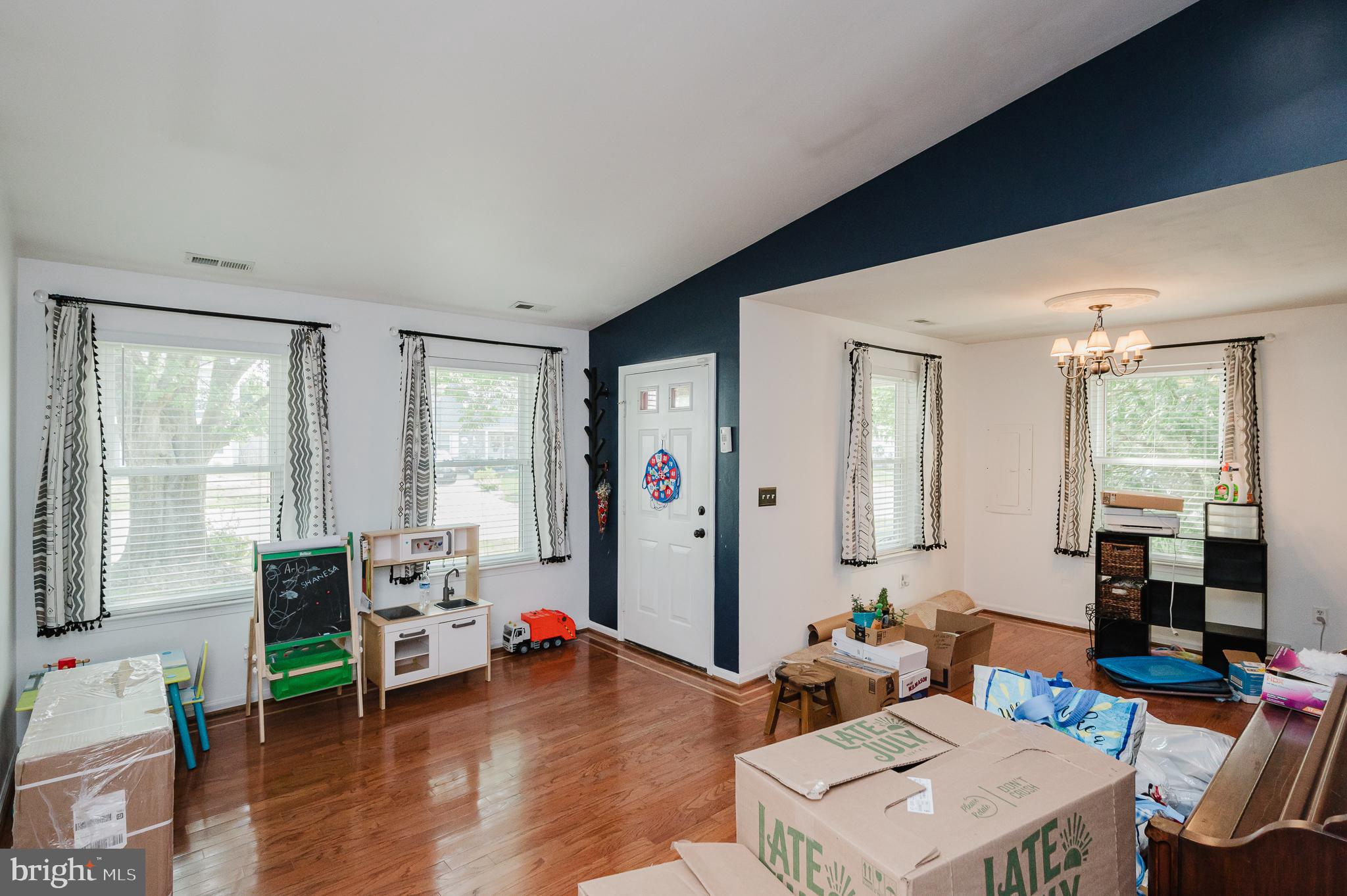 RIVERSIDE - Residential