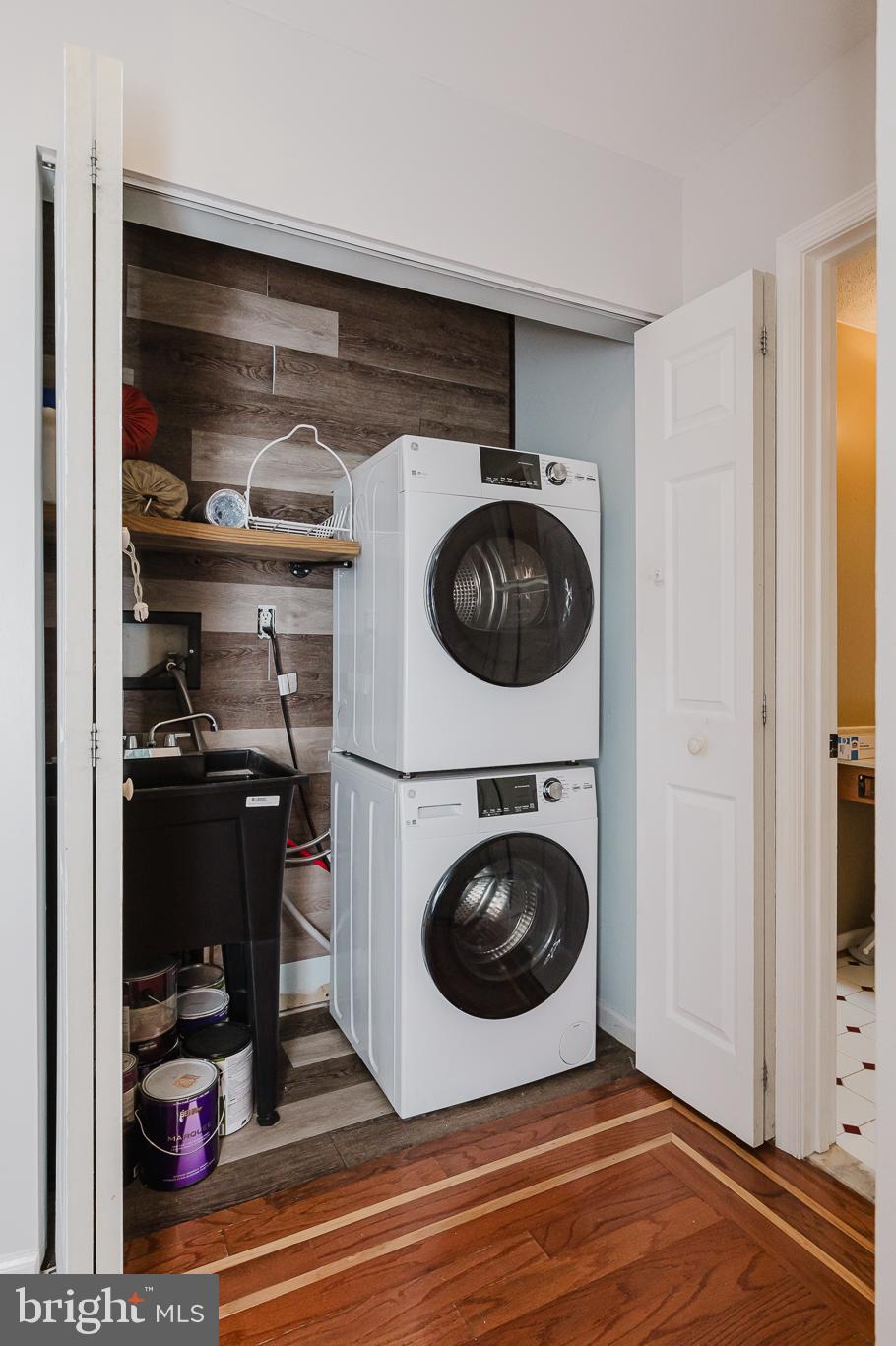 RIVERSIDE - Residential