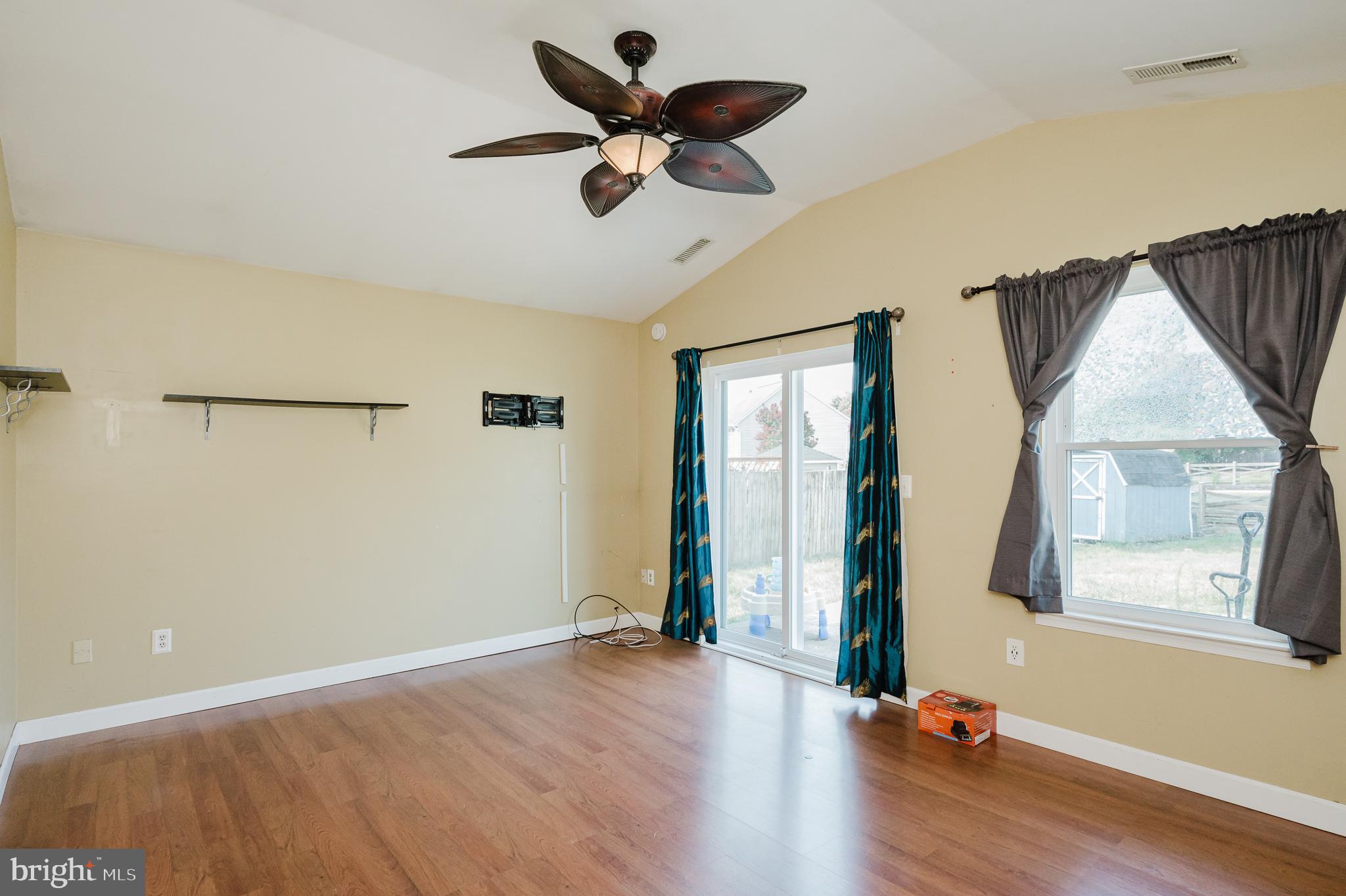 RIVERSIDE - Residential