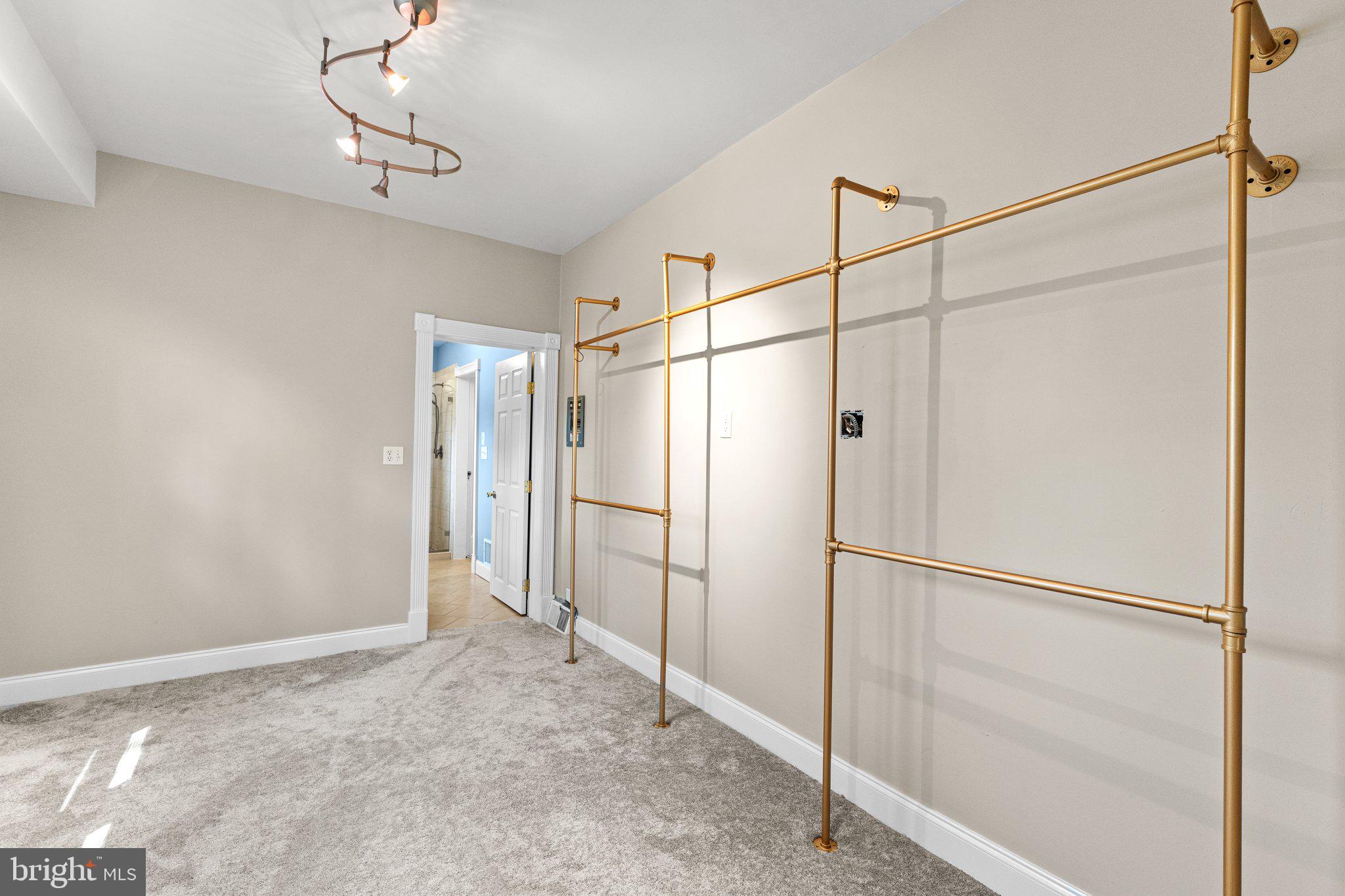 LANCASTER - Residential