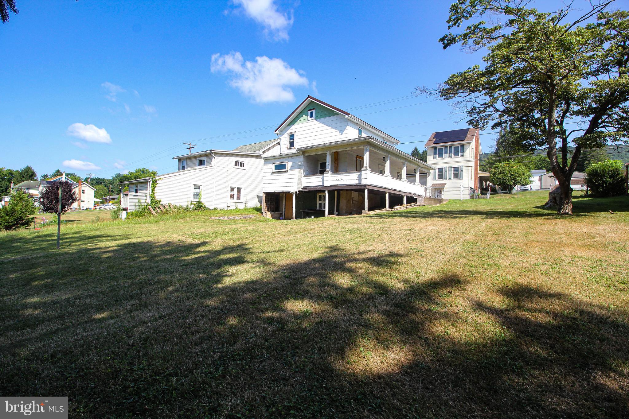 638 W MARKET STREET